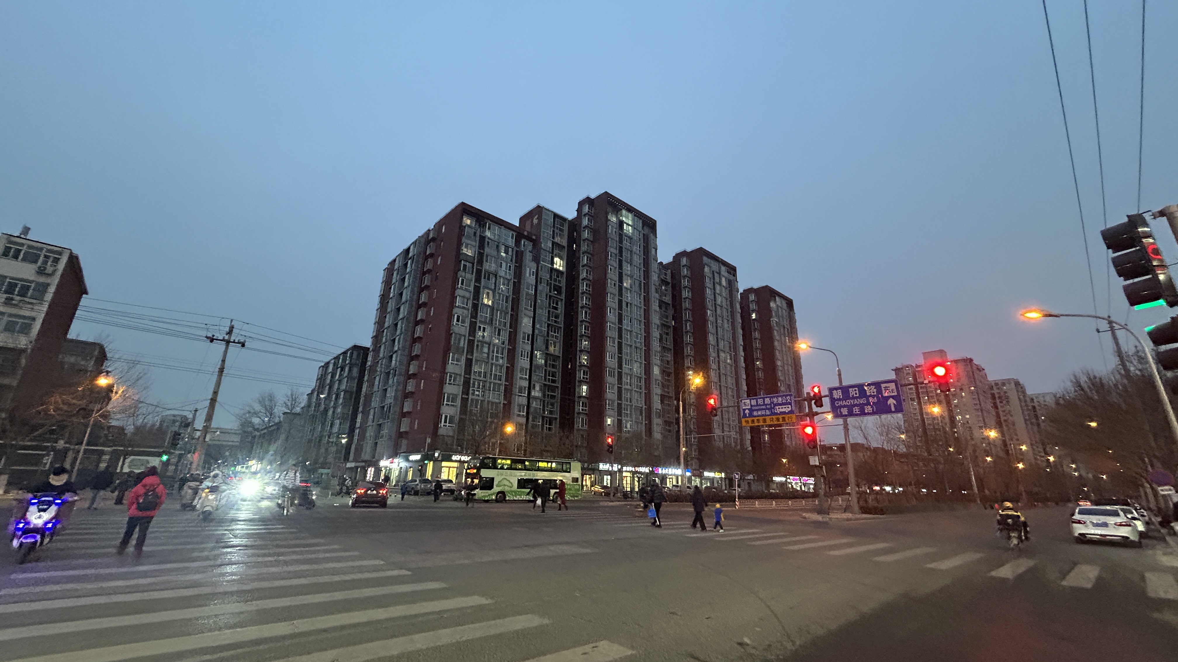 朝阳路底商出租，适合口腔医疗等，不可餐饮其他不限制.