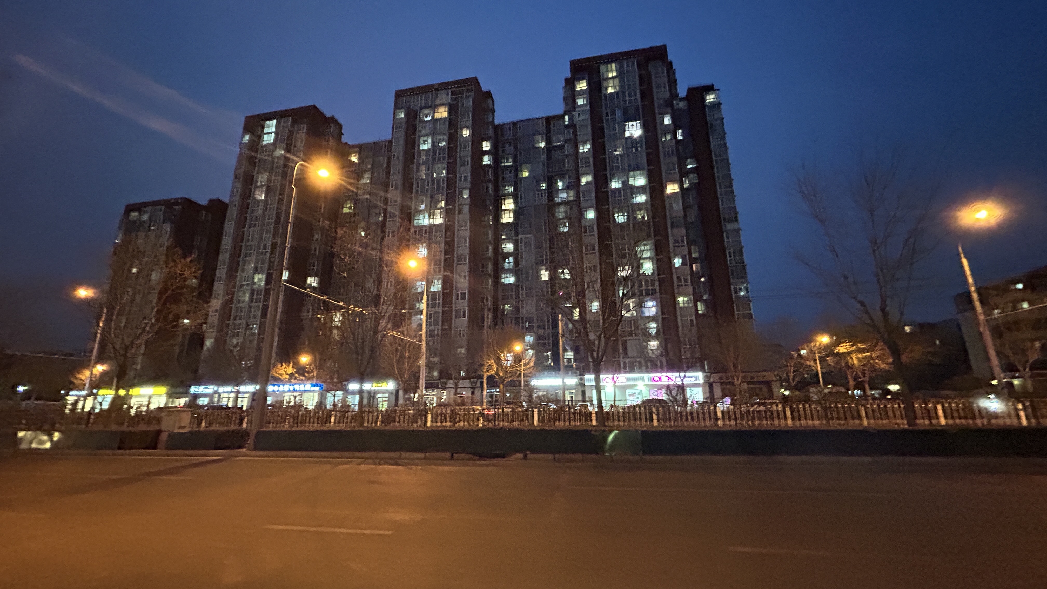 朝阳路底商出租，适合口腔医疗等，不可餐饮其他不限制.