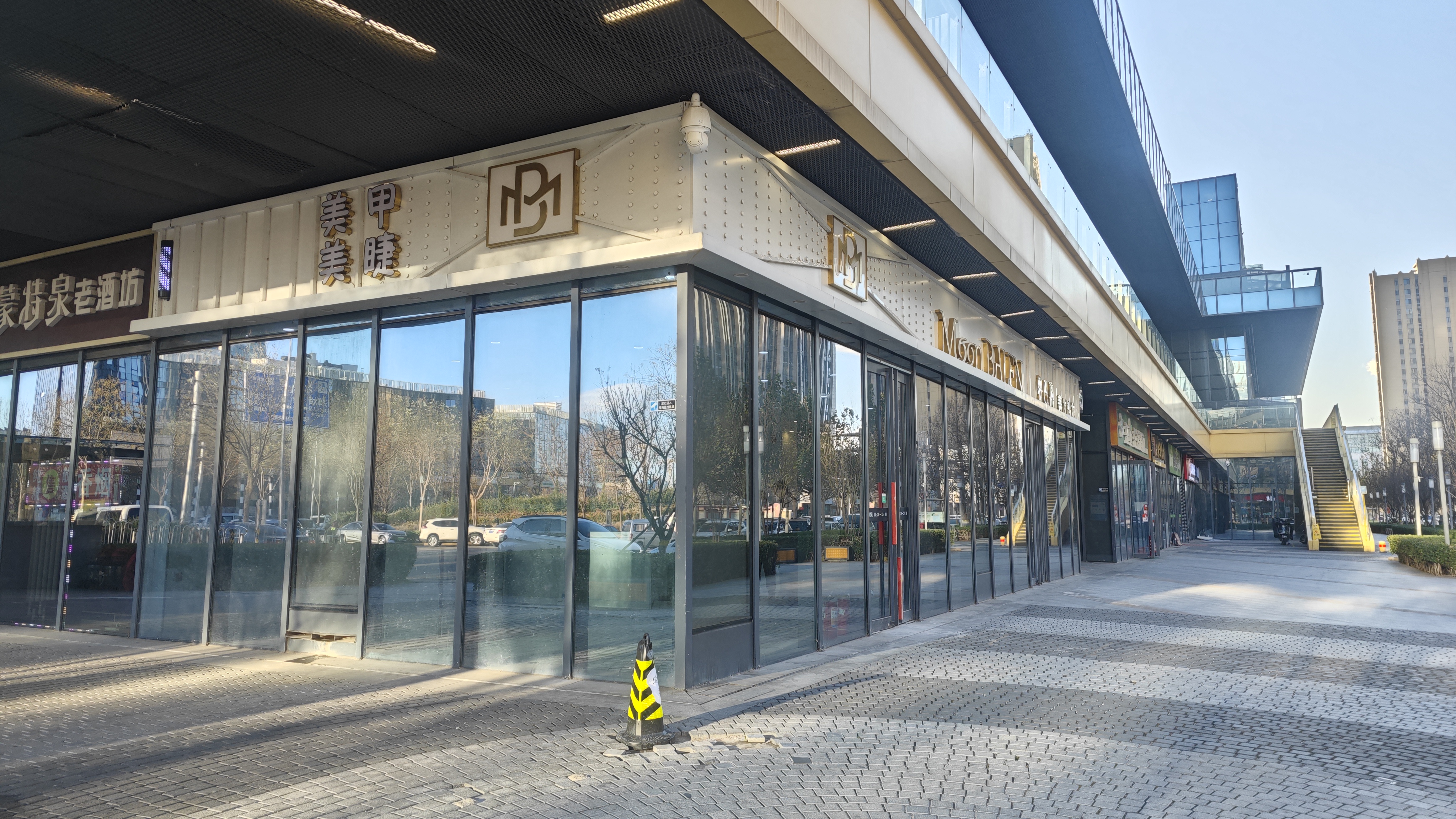 大兴义和庄万科临街大展示面  店铺出租