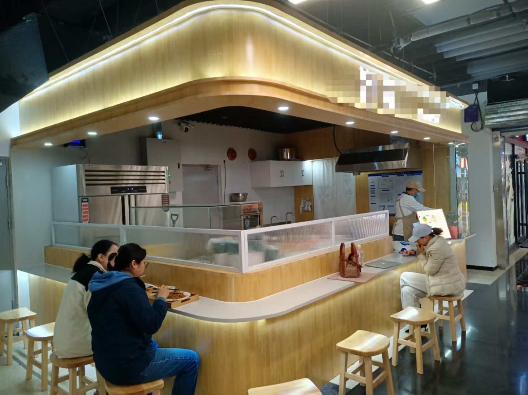 海淀五棵松地铁通道小吃店转让 可做包子 小吃