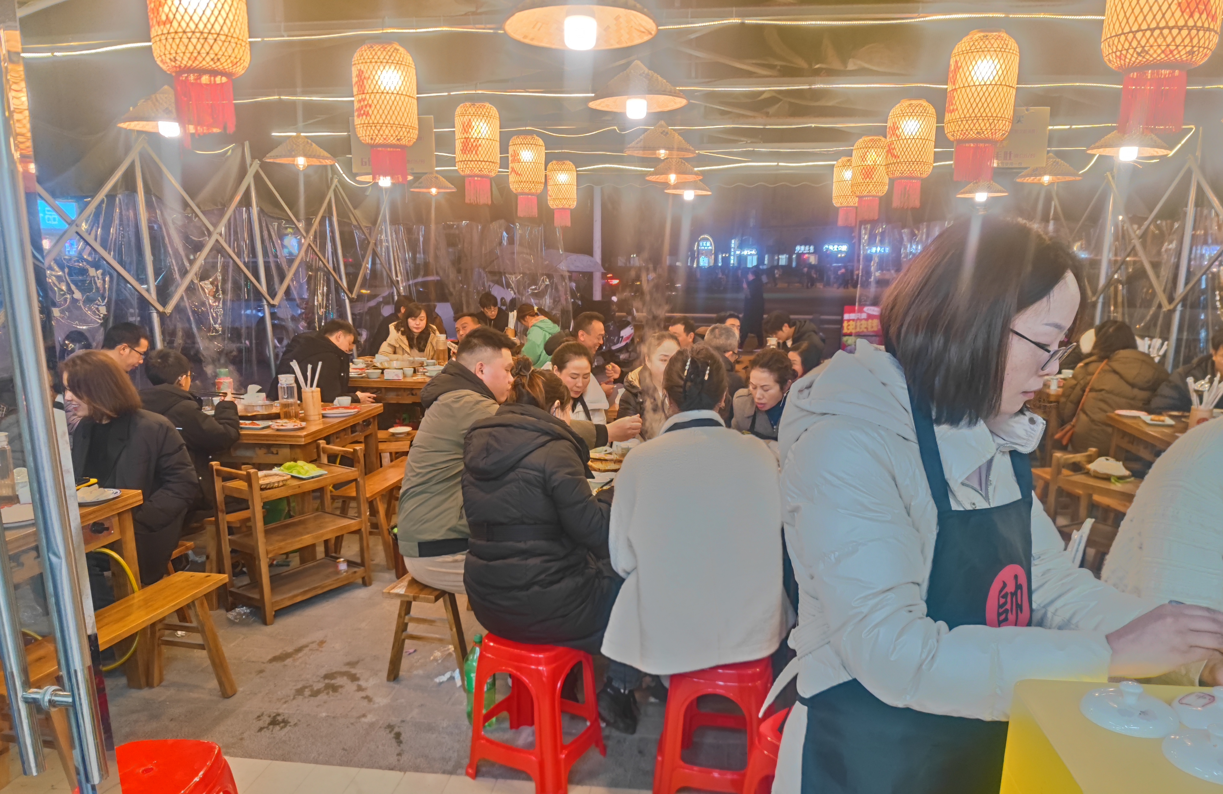 郫都郫筒十字路口大外摆火锅店转让（勿扰员工）