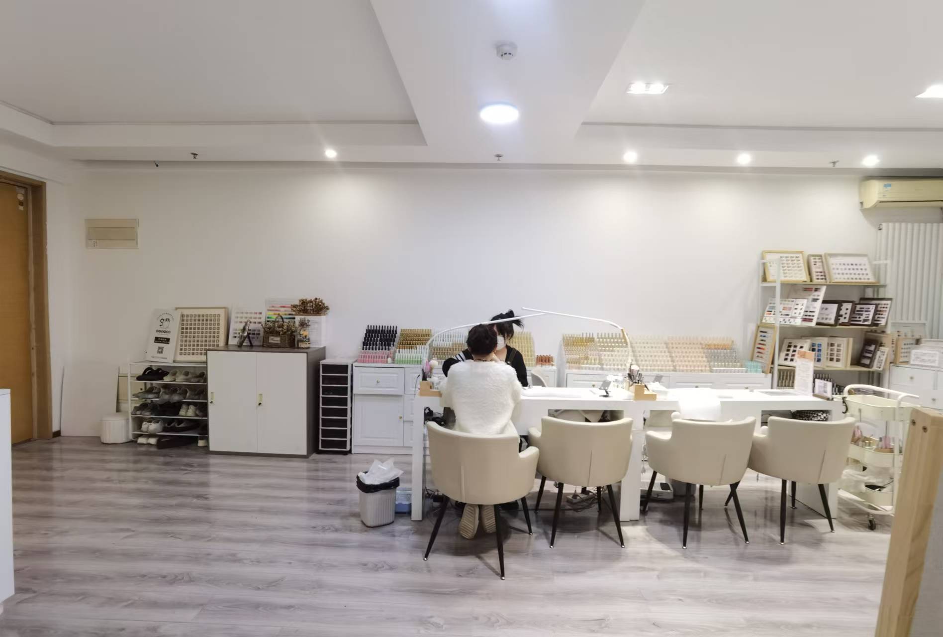 朝阳望京美甲美睫脱毛店铺转让 多年老店