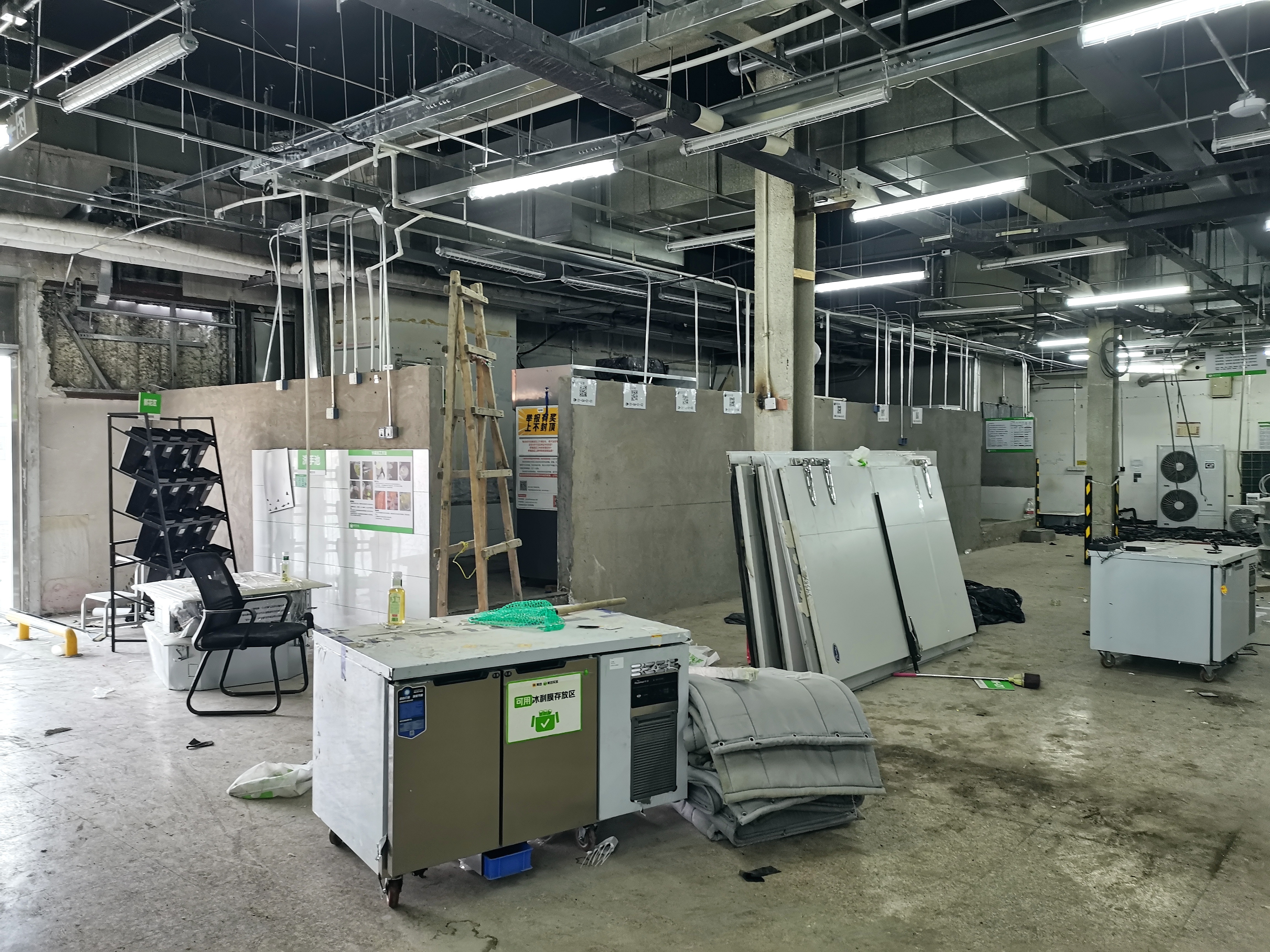 丰台六里桥临街店铺直租餐饮超市都可以做