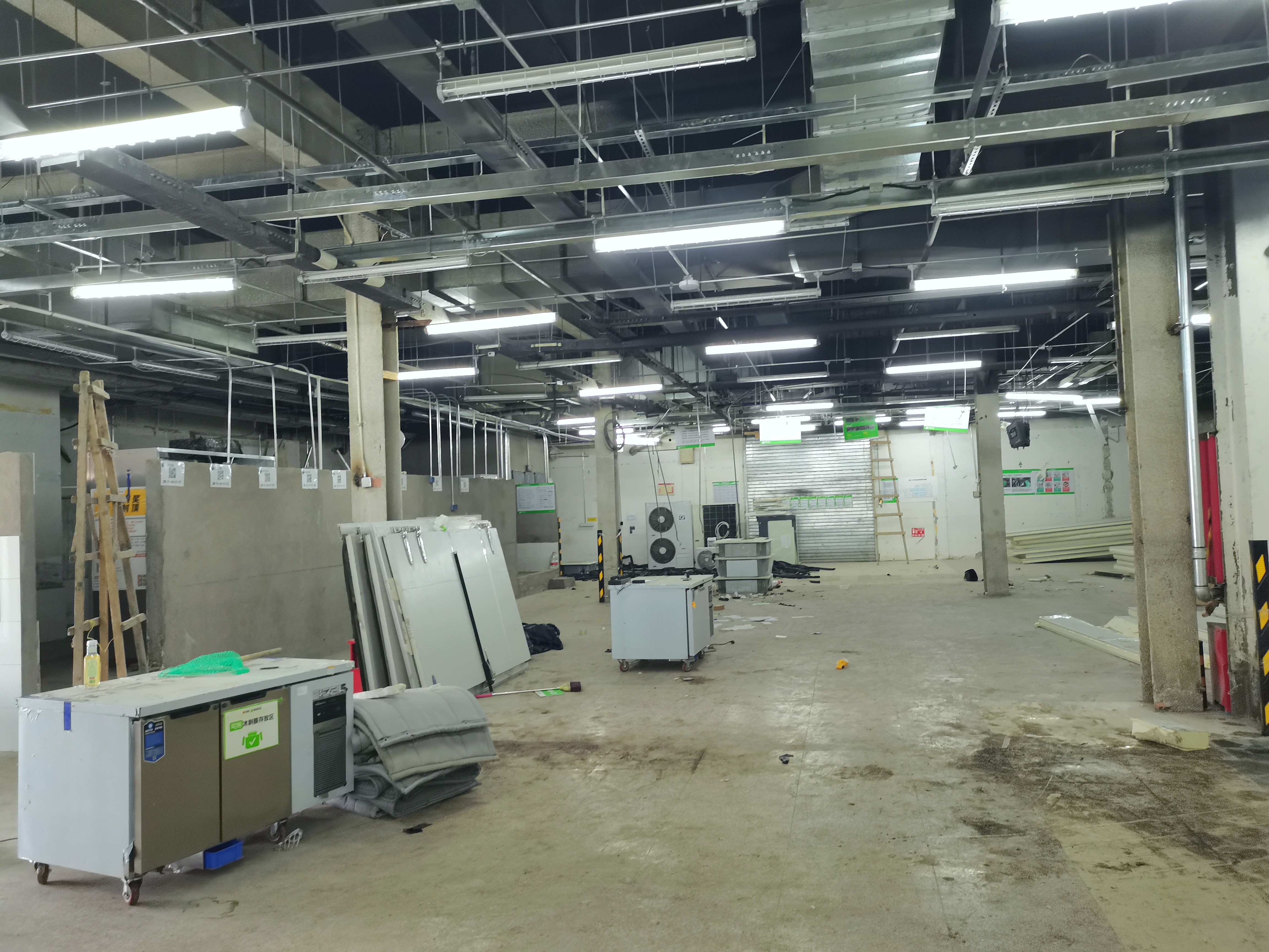 丰台六里桥临街店铺直租餐饮超市都可以做