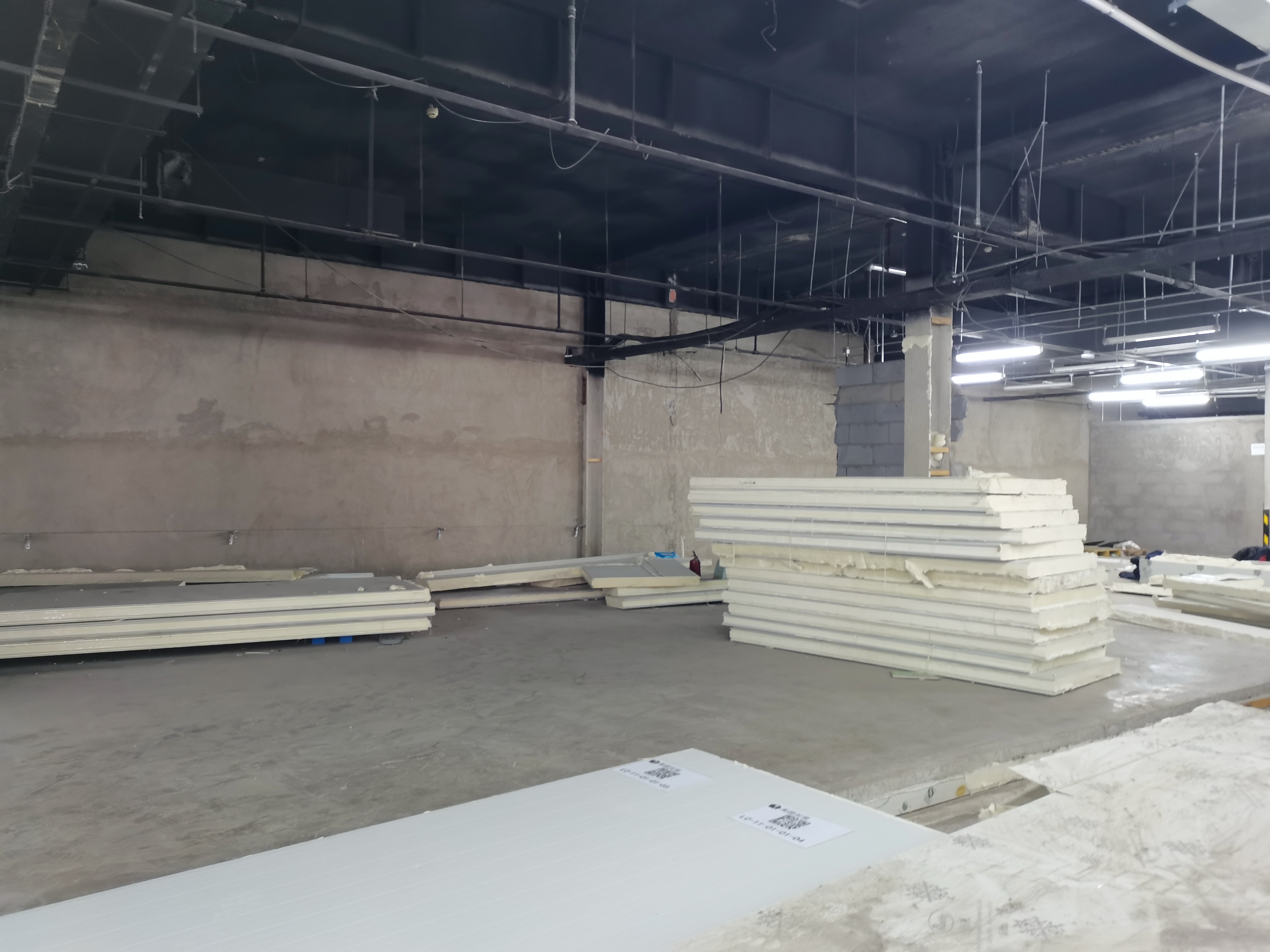 丰台六里桥临街店铺直租餐饮超市都可以做