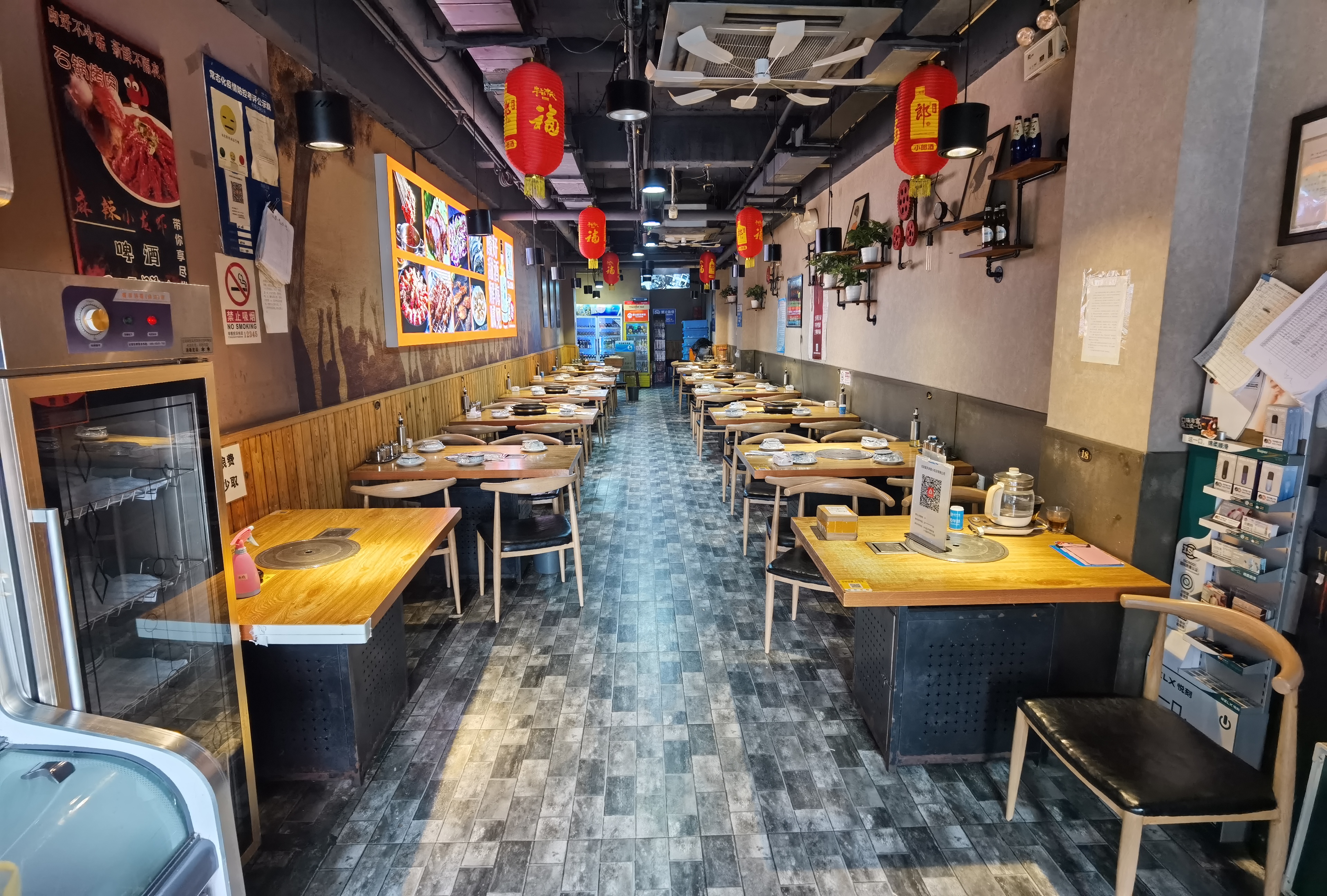 临街烧烤店转让  临街串吧转让  临街火锅店转让