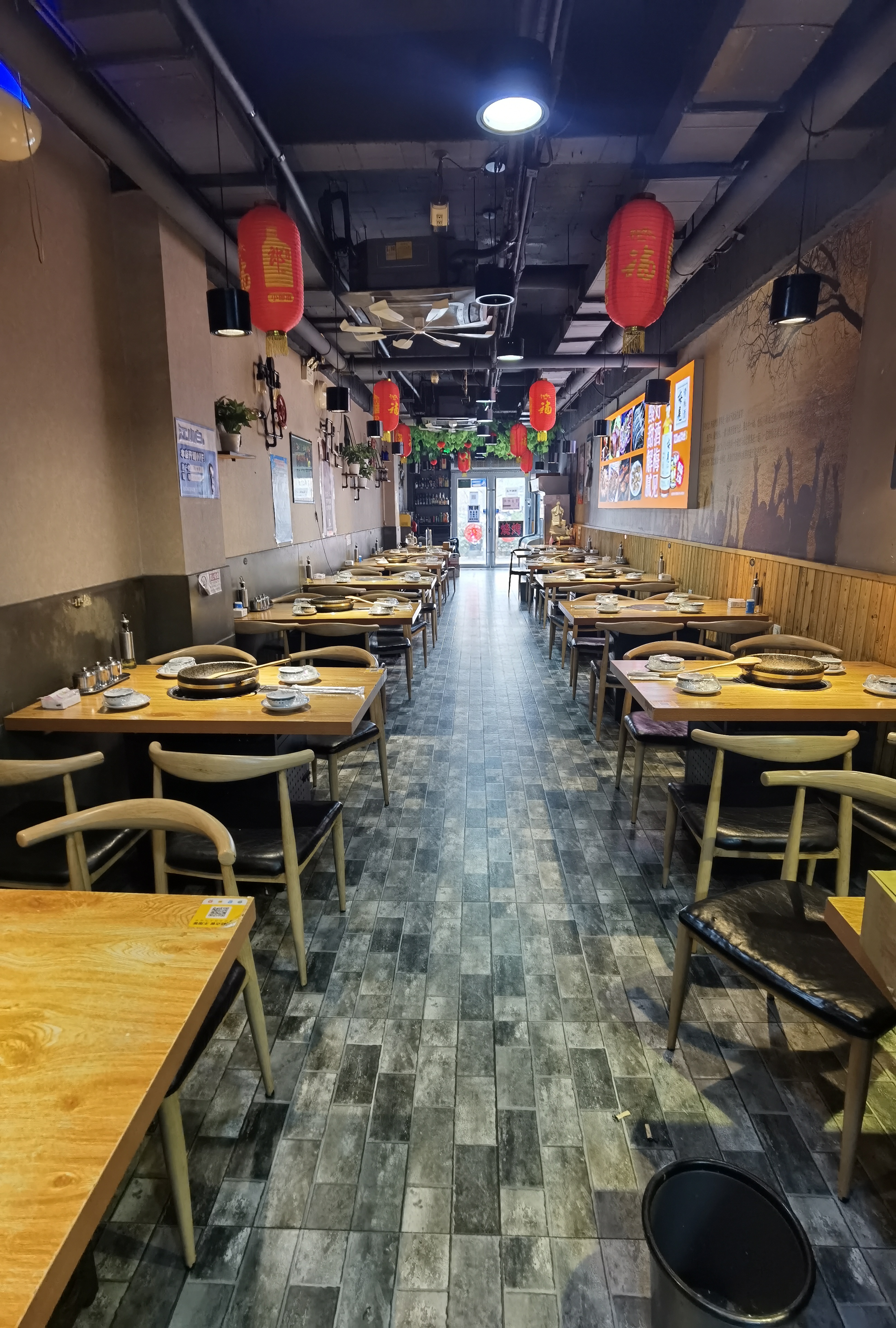 临街烧烤店转让  临街串吧转让  临街火锅店转让