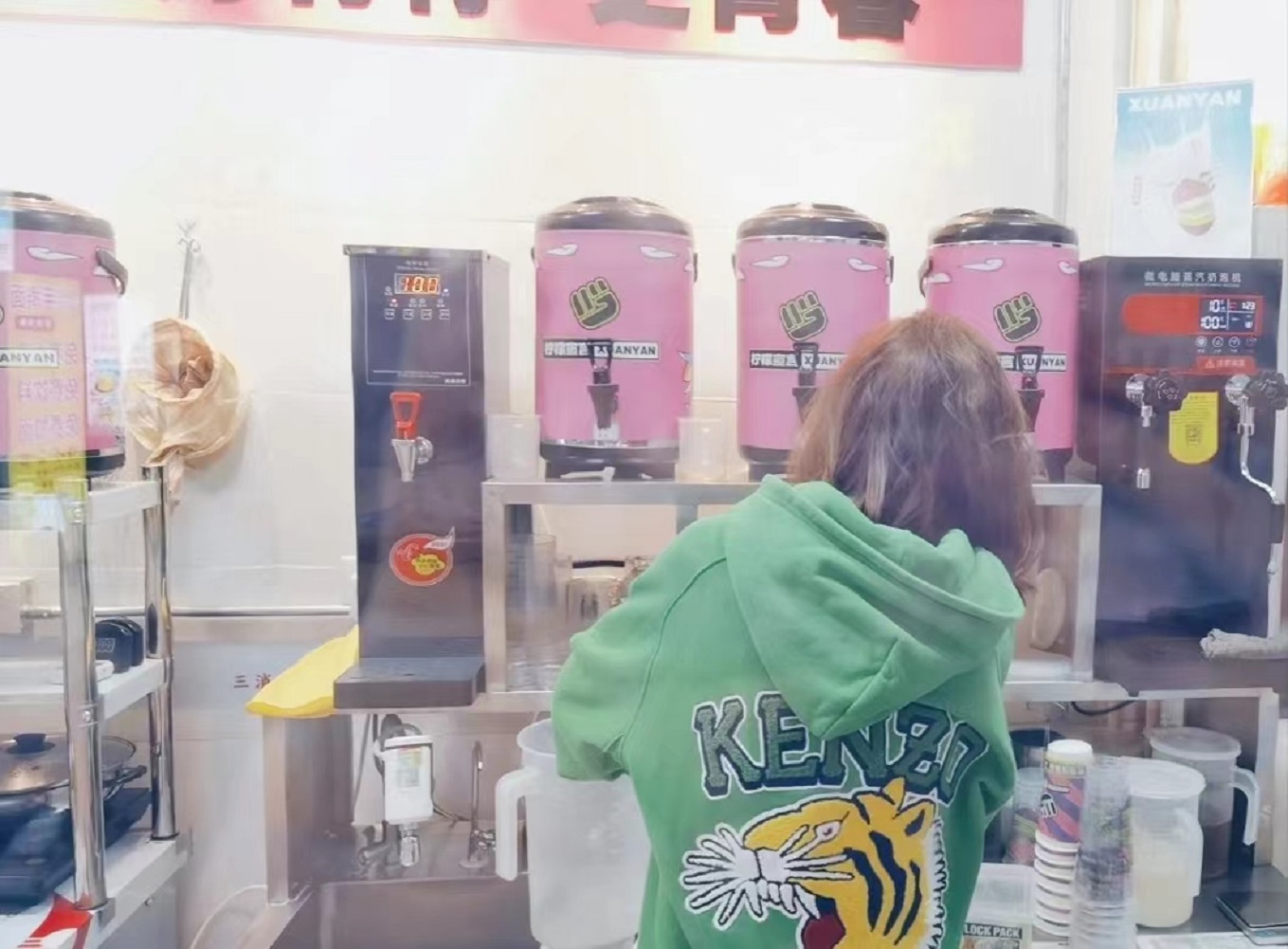 通州万达金街 热闹商街 水吧奶茶店转让
