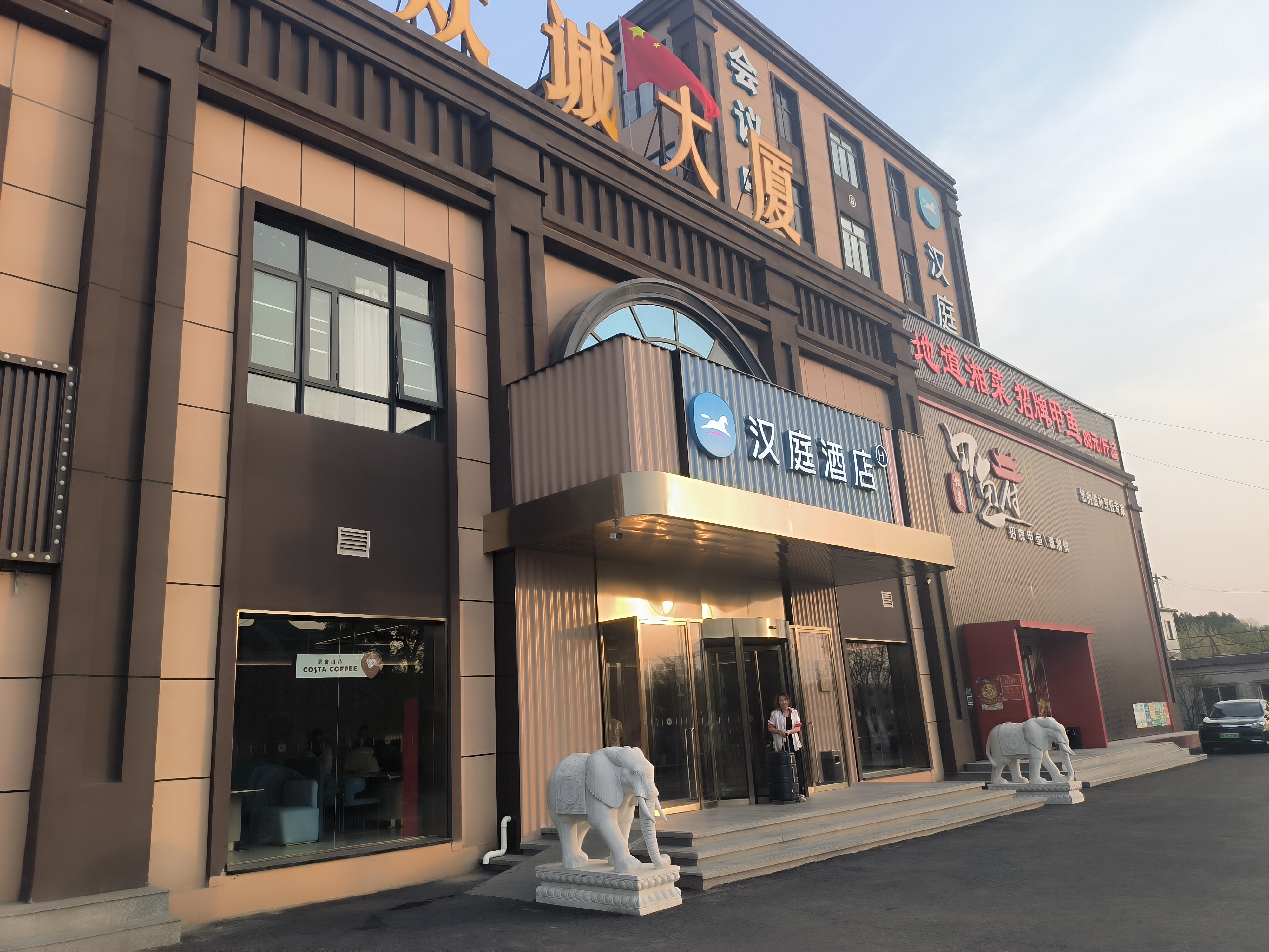丰台区域    大灰厂东路   营业中棋牌室转让