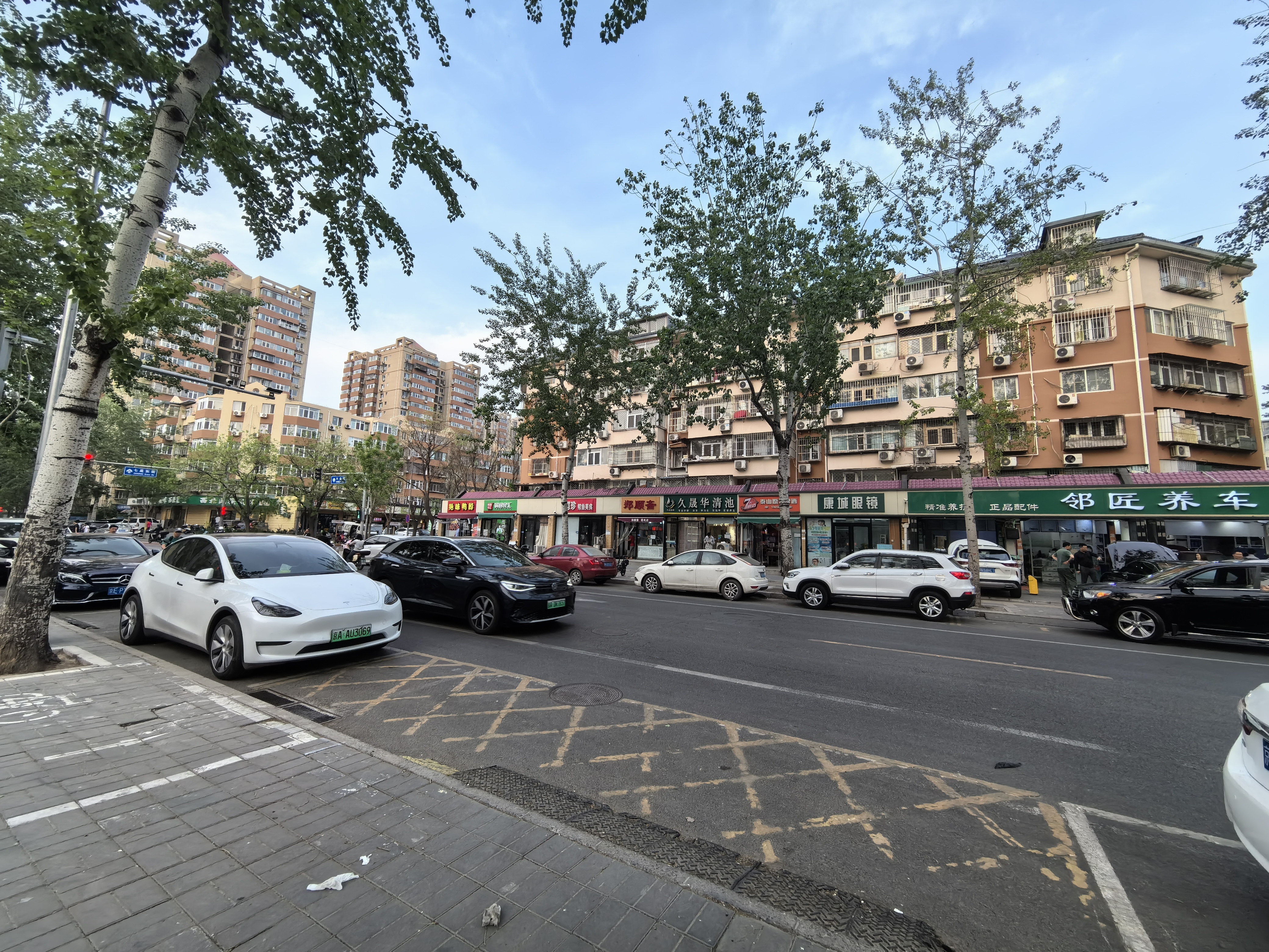 石景山临街店铺空转 奶茶店空转 旁边就是学校可外摆