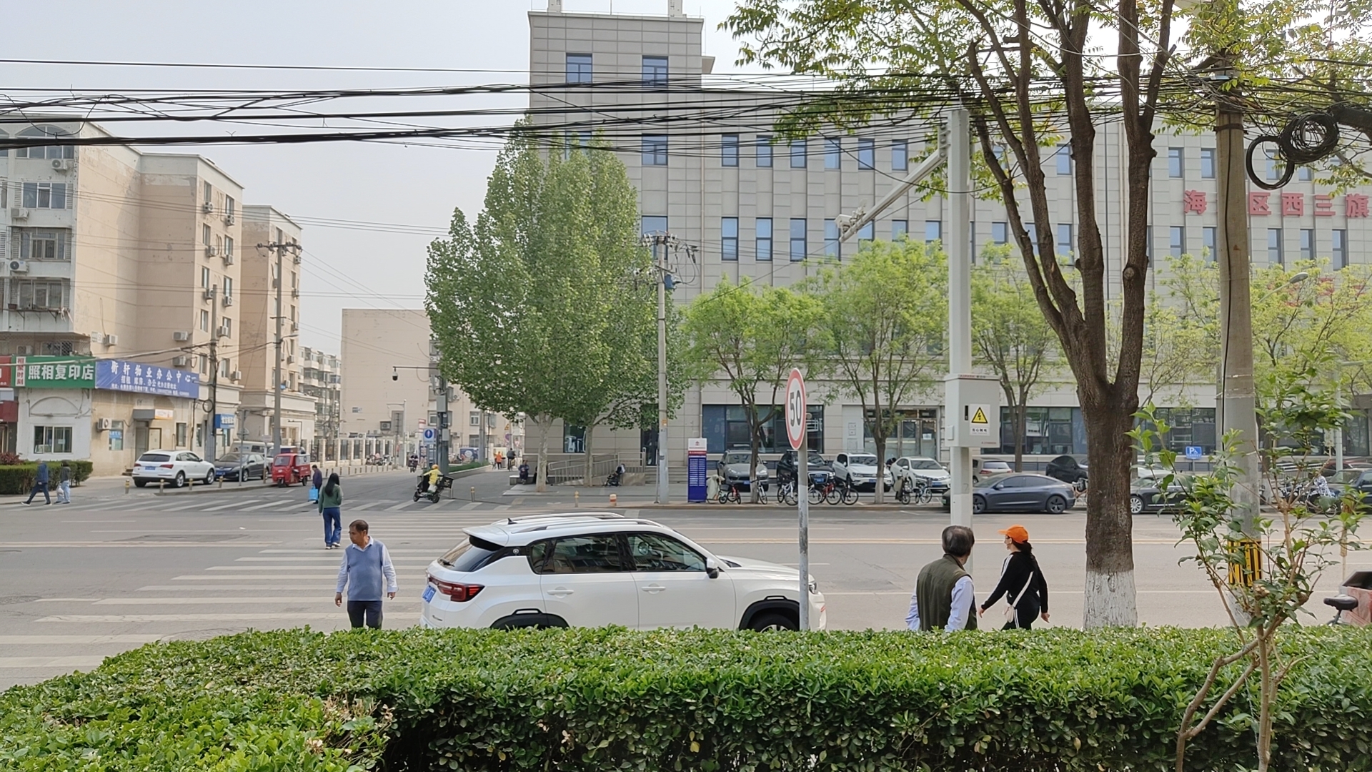 店铺出租 招租花店、美甲店、五金建材店 等等