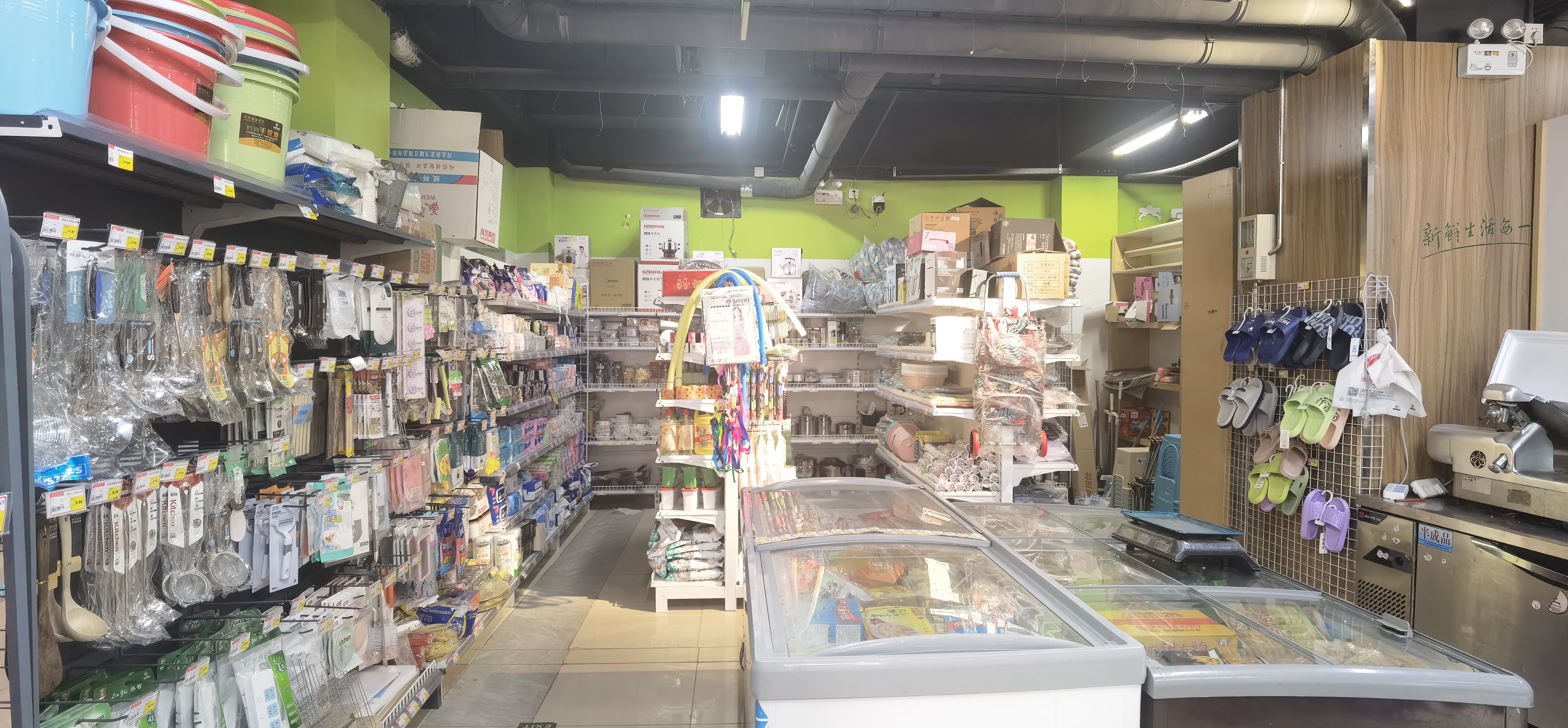 生鲜百货超市转让，小区底商，租金低。