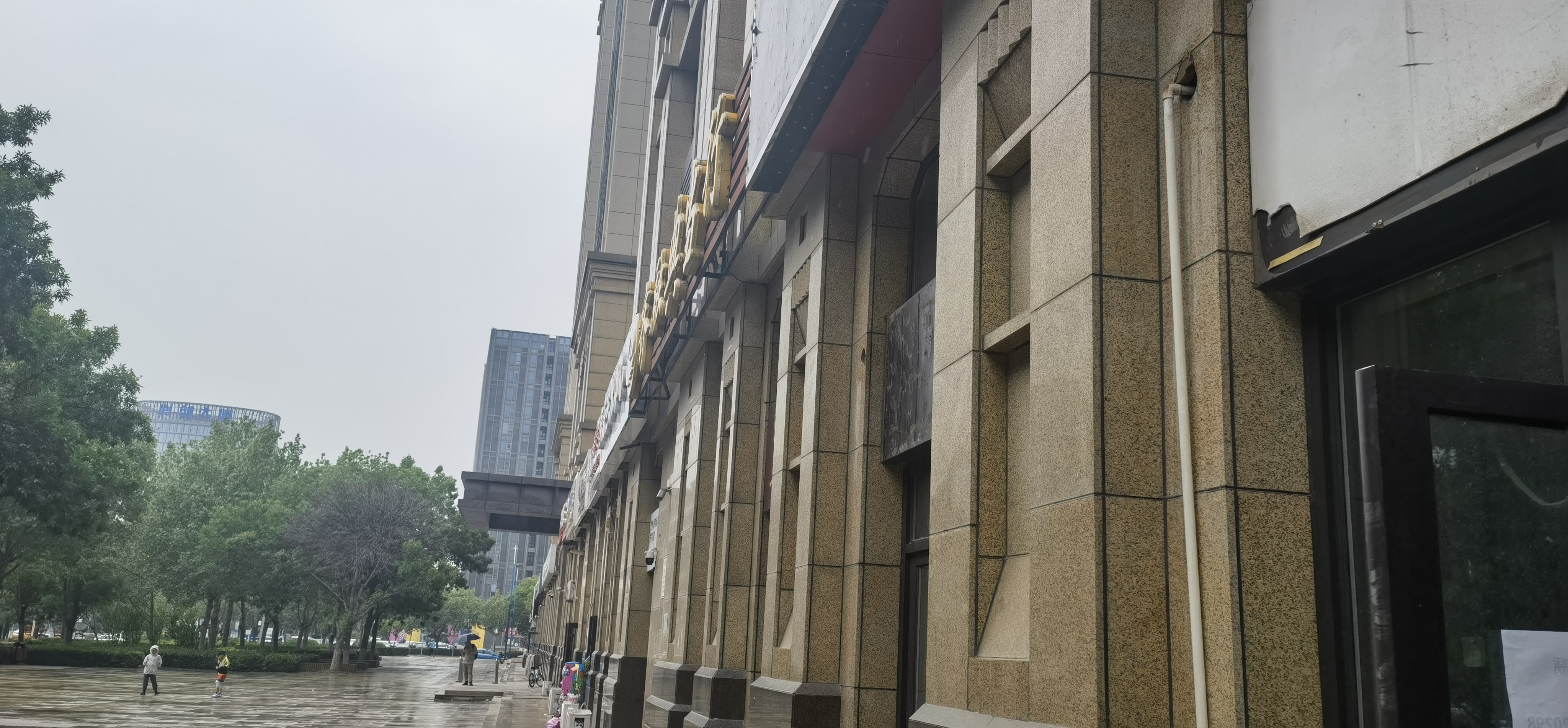 出租超市生鲜水果 美容 美发 美甲足浴等
