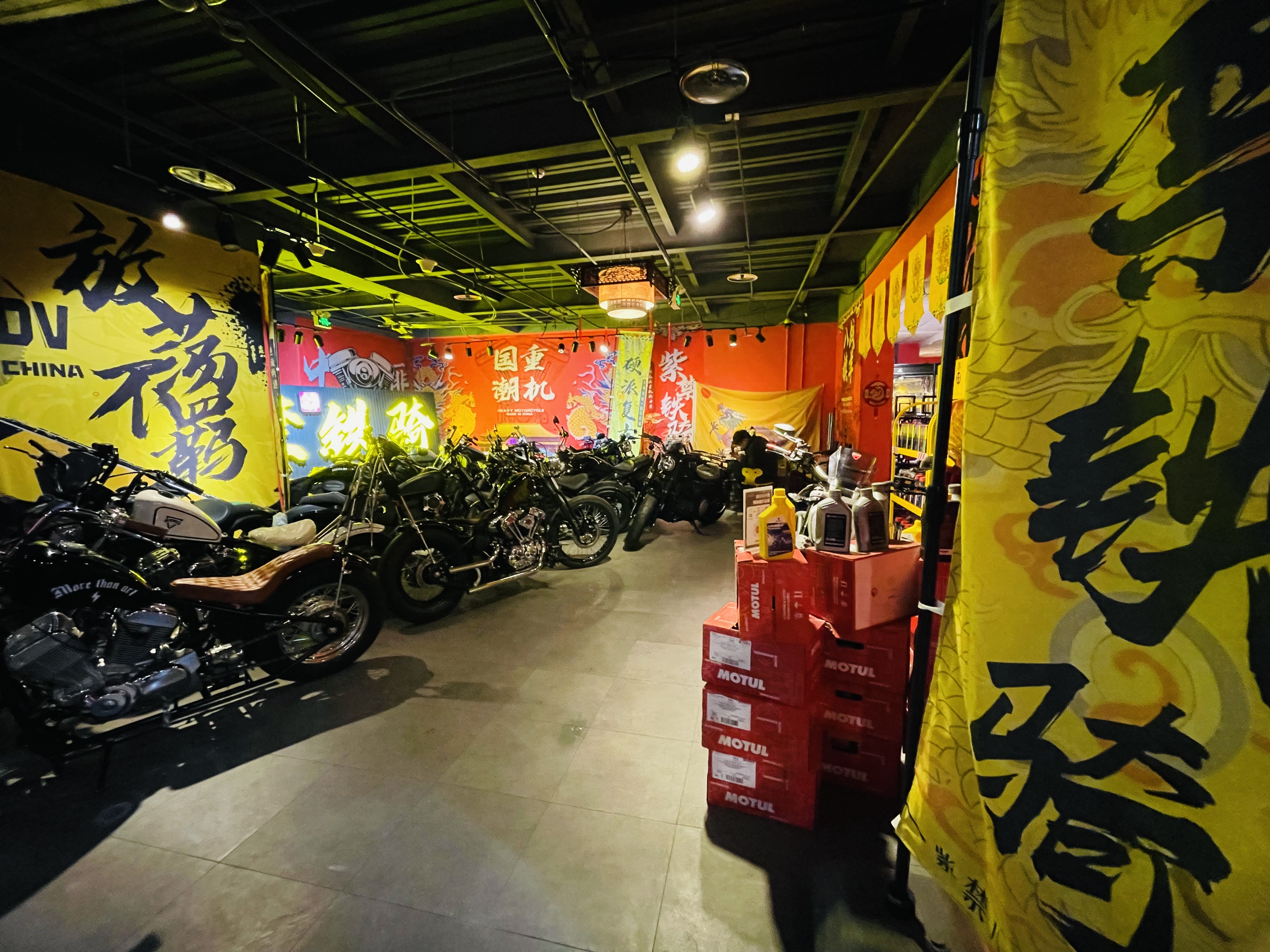 D丰体时代大厦底商出租可整可分租养生 足疗 培训