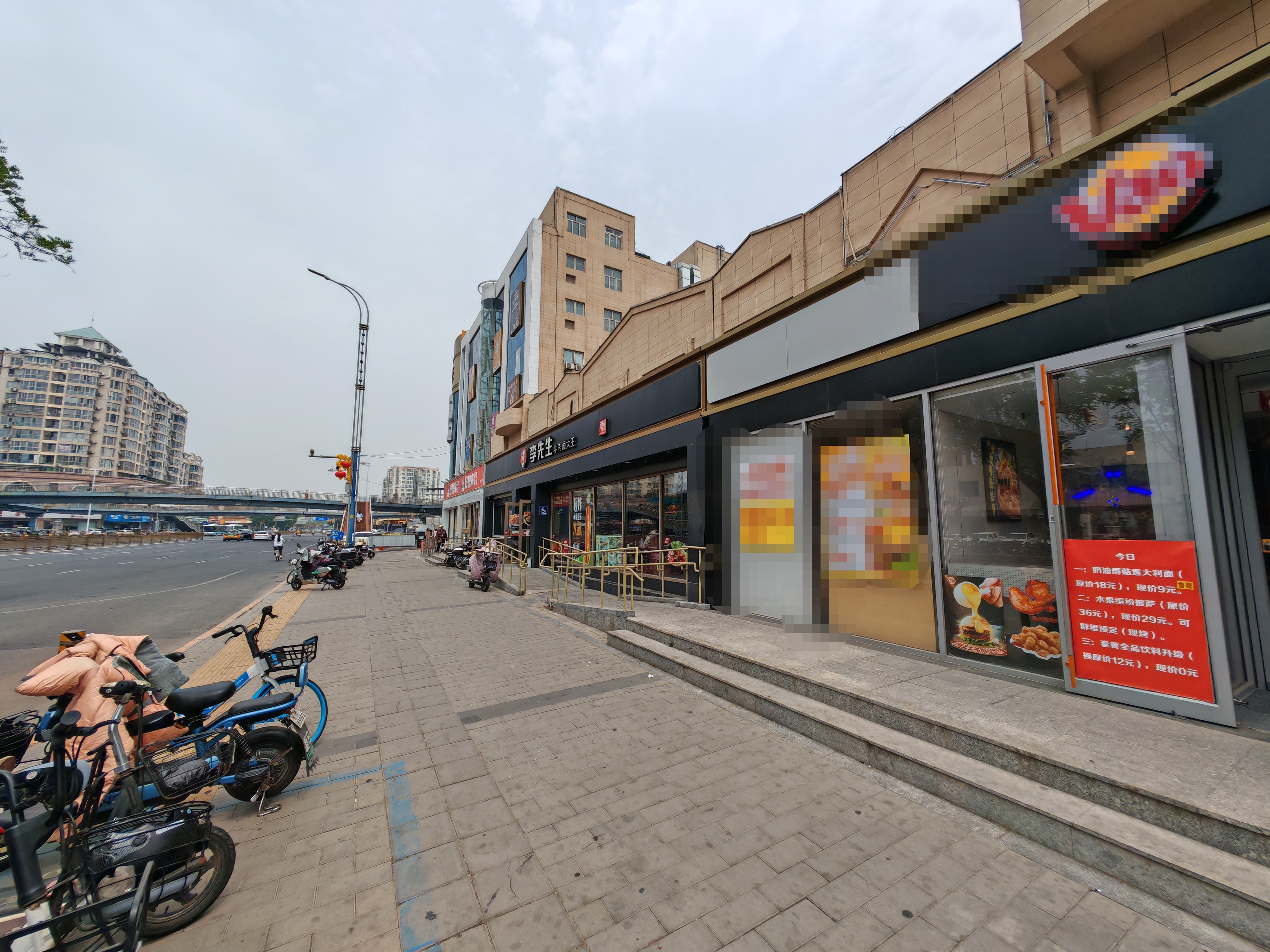 房山良乡南关260平临街餐饮店出租无转让费可分租