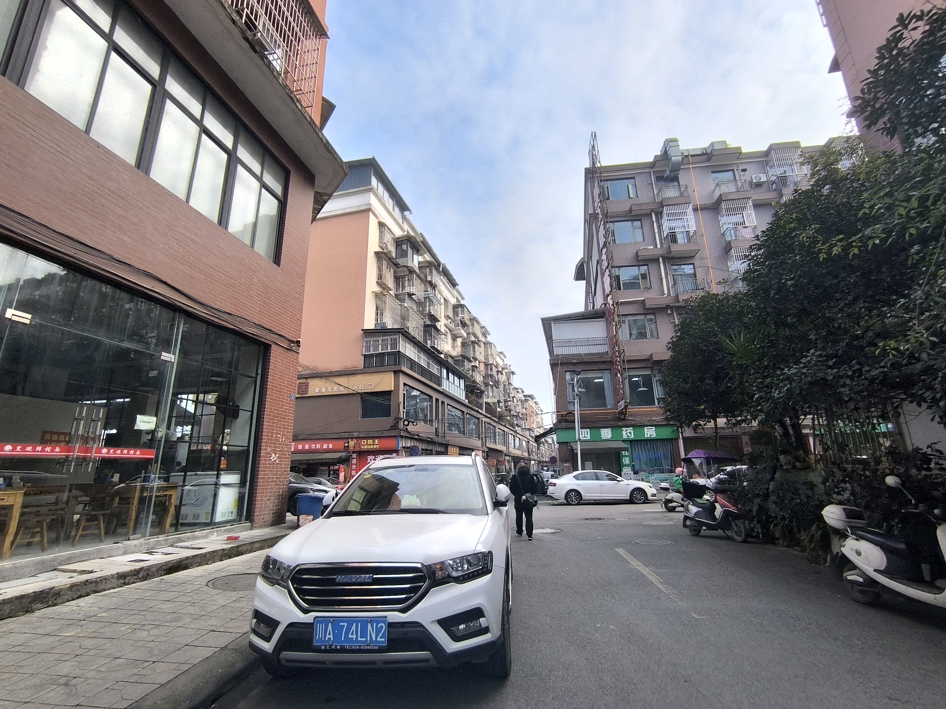 都江堰聚源镇中心精装整层商务酒店转让