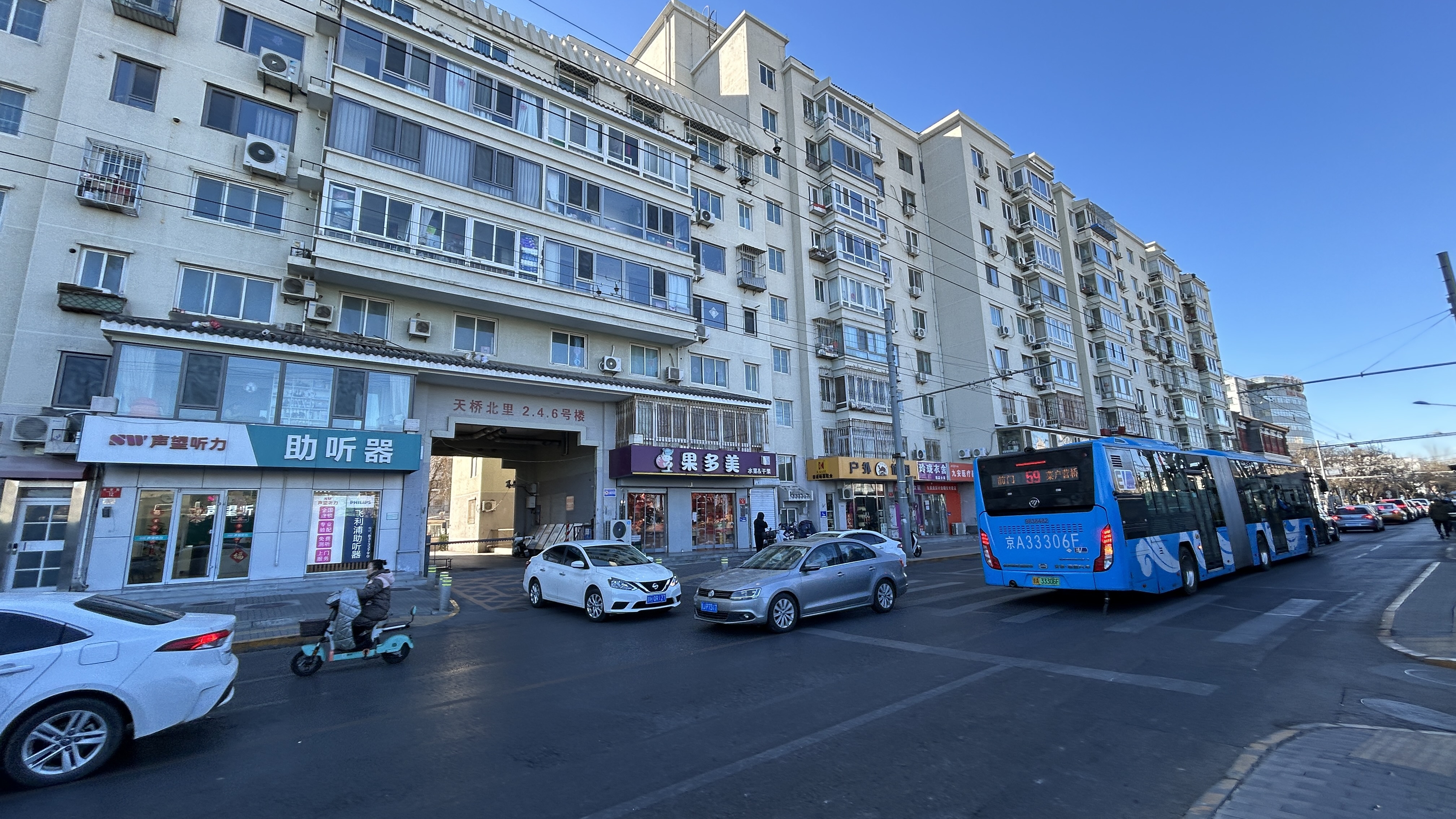 西城区果多美天桥店商铺出租