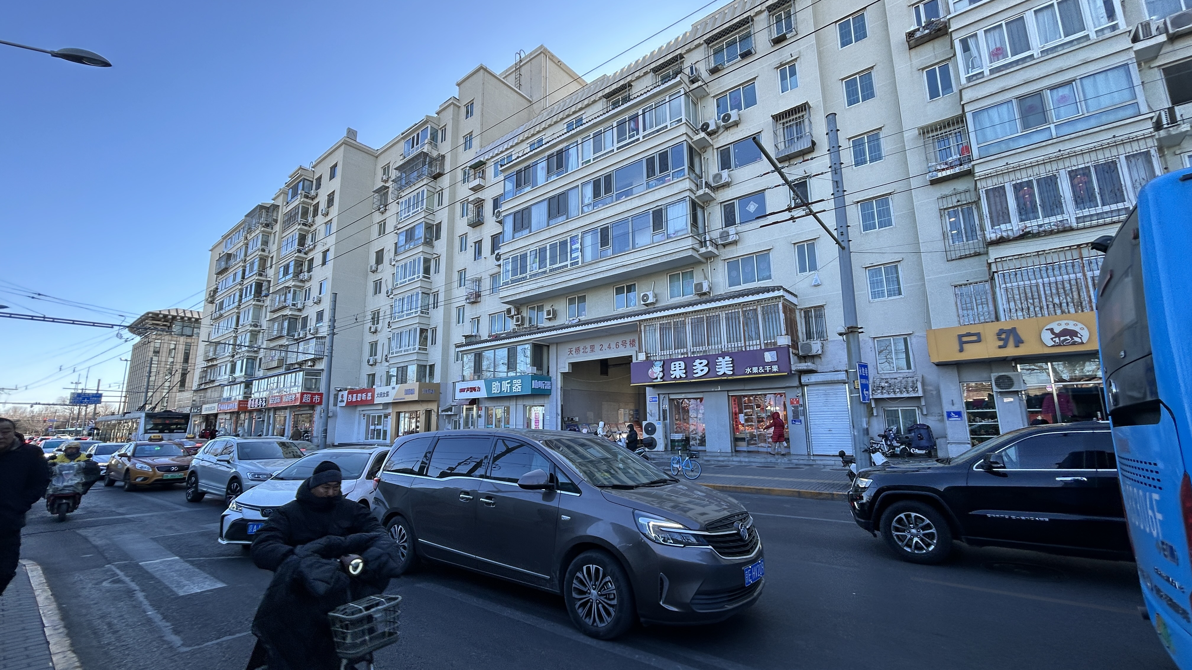 西城区果多美天桥店商铺出租