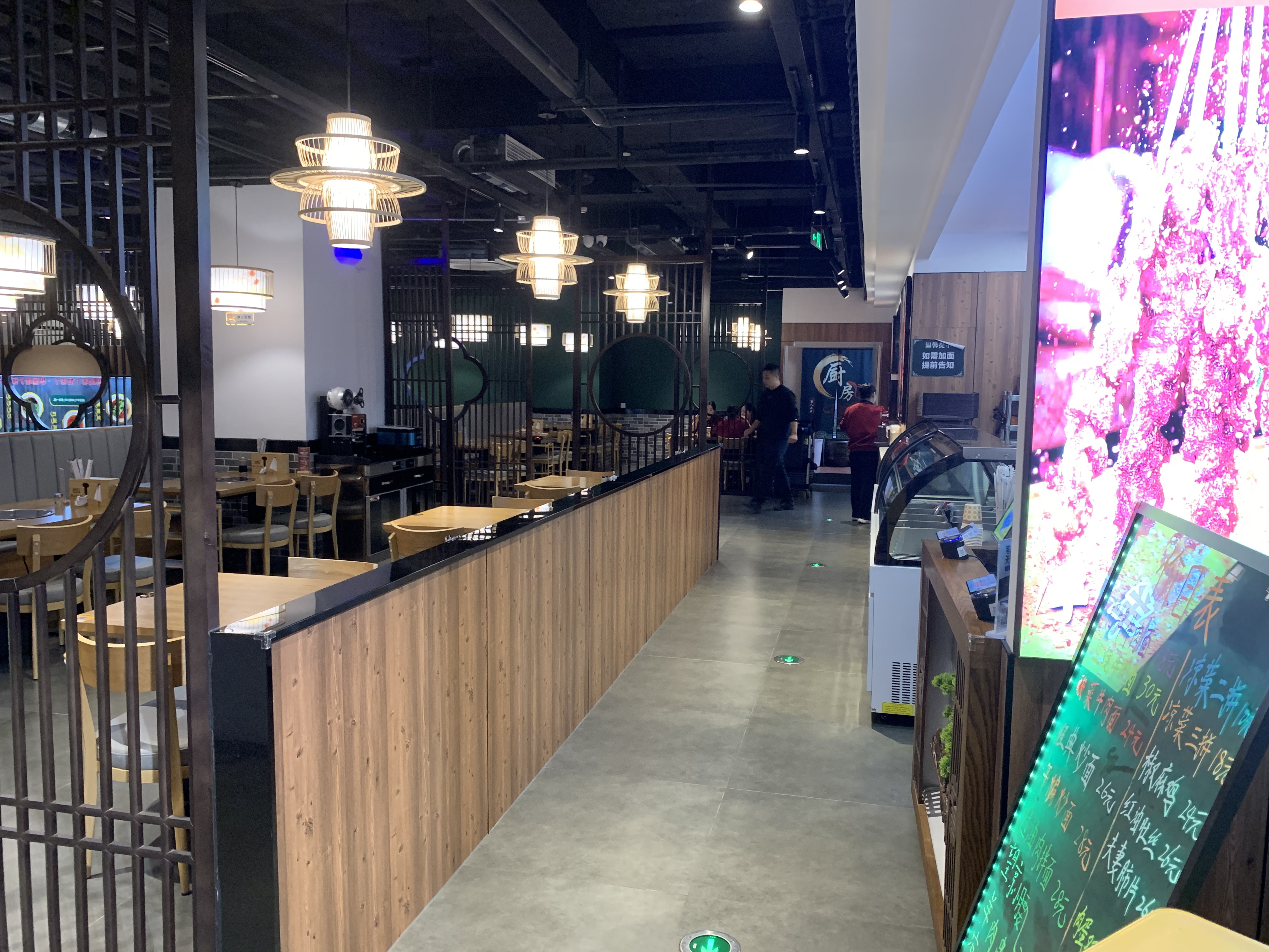 朝阳繁华地段火锅店转让 可做中餐 炒菜