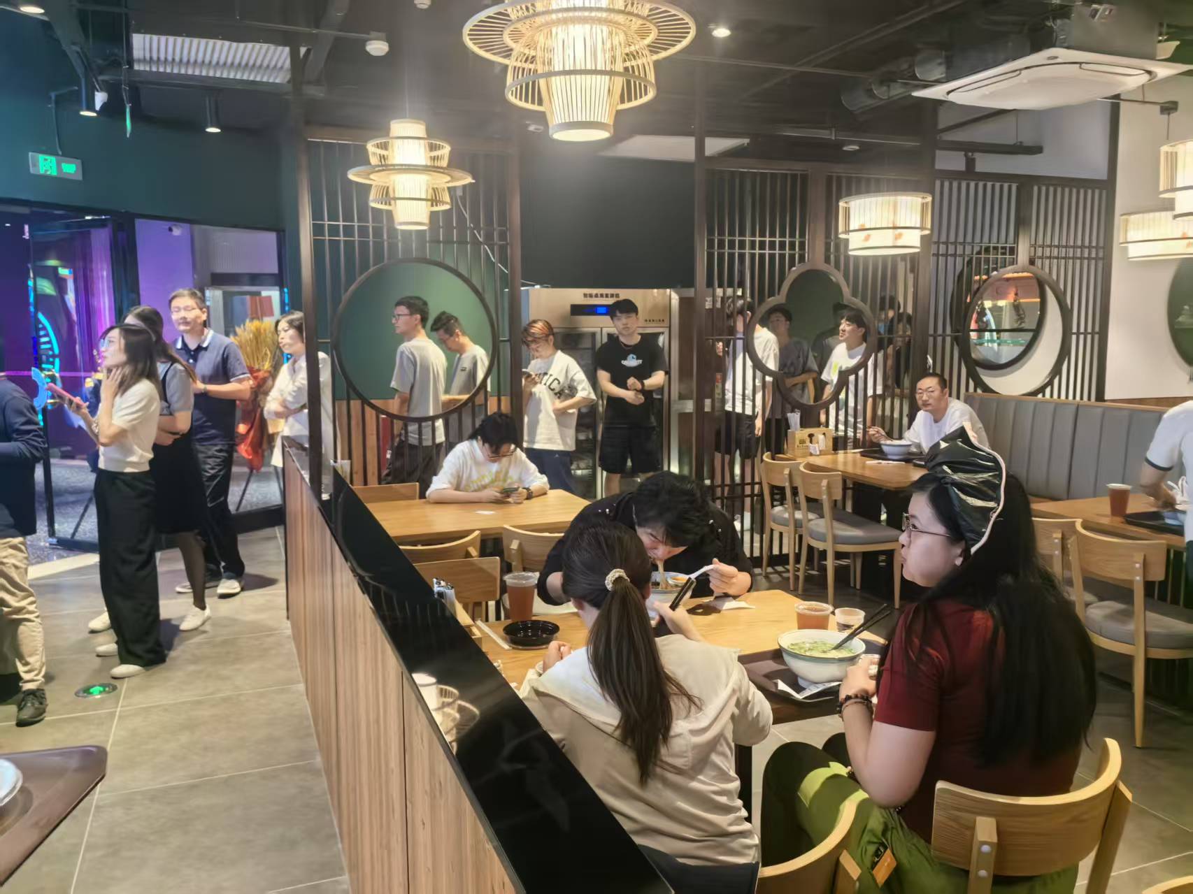 朝阳繁华地段火锅店转让 可做中餐 炒菜