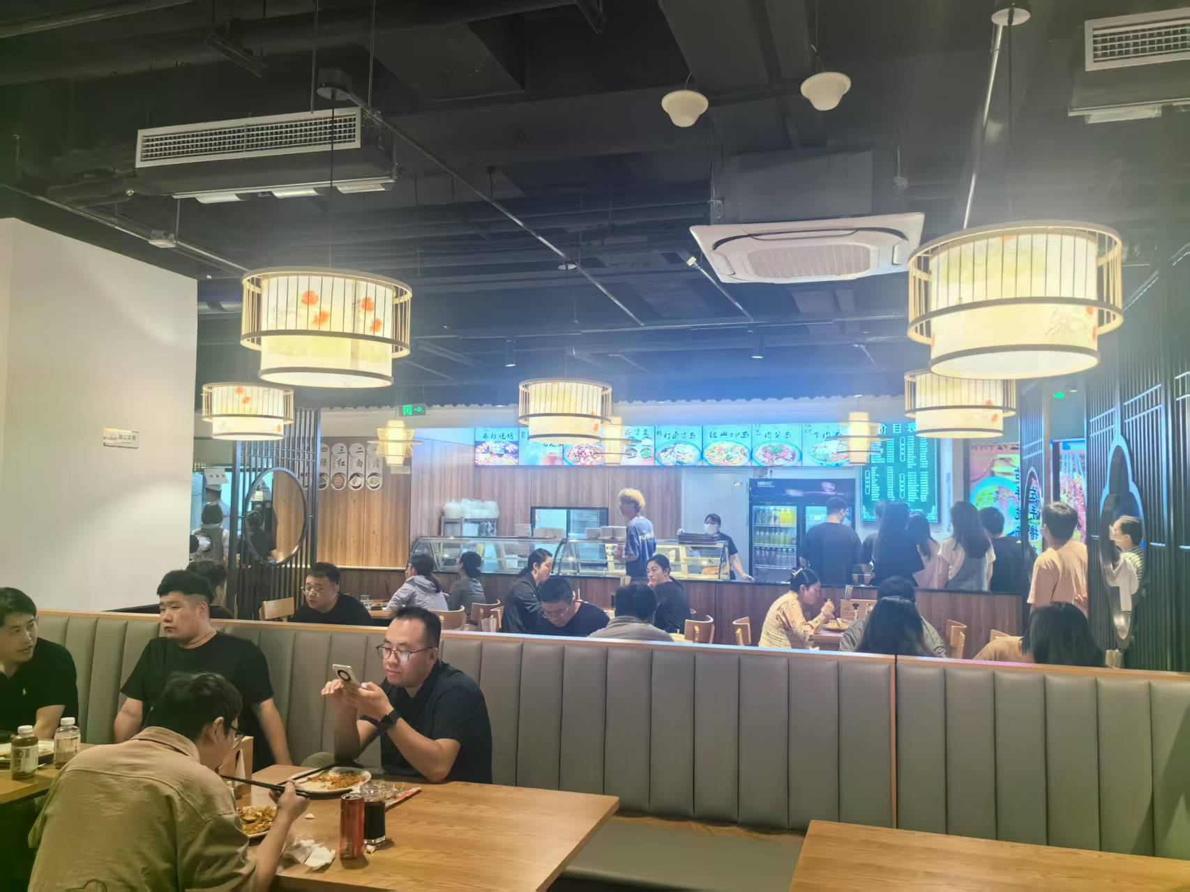 朝阳繁华地段火锅店转让 可做中餐 炒菜