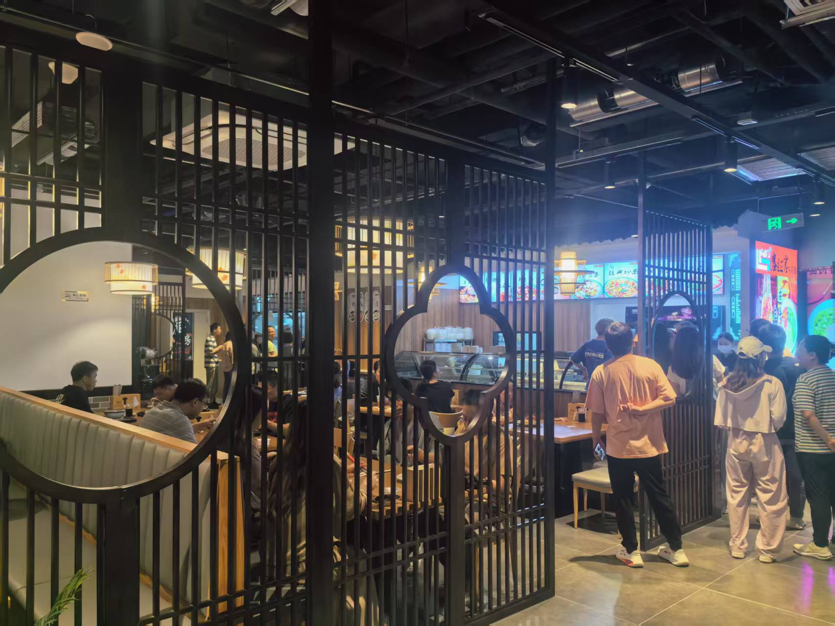 朝阳繁华地段火锅店转让 可做中餐 炒菜