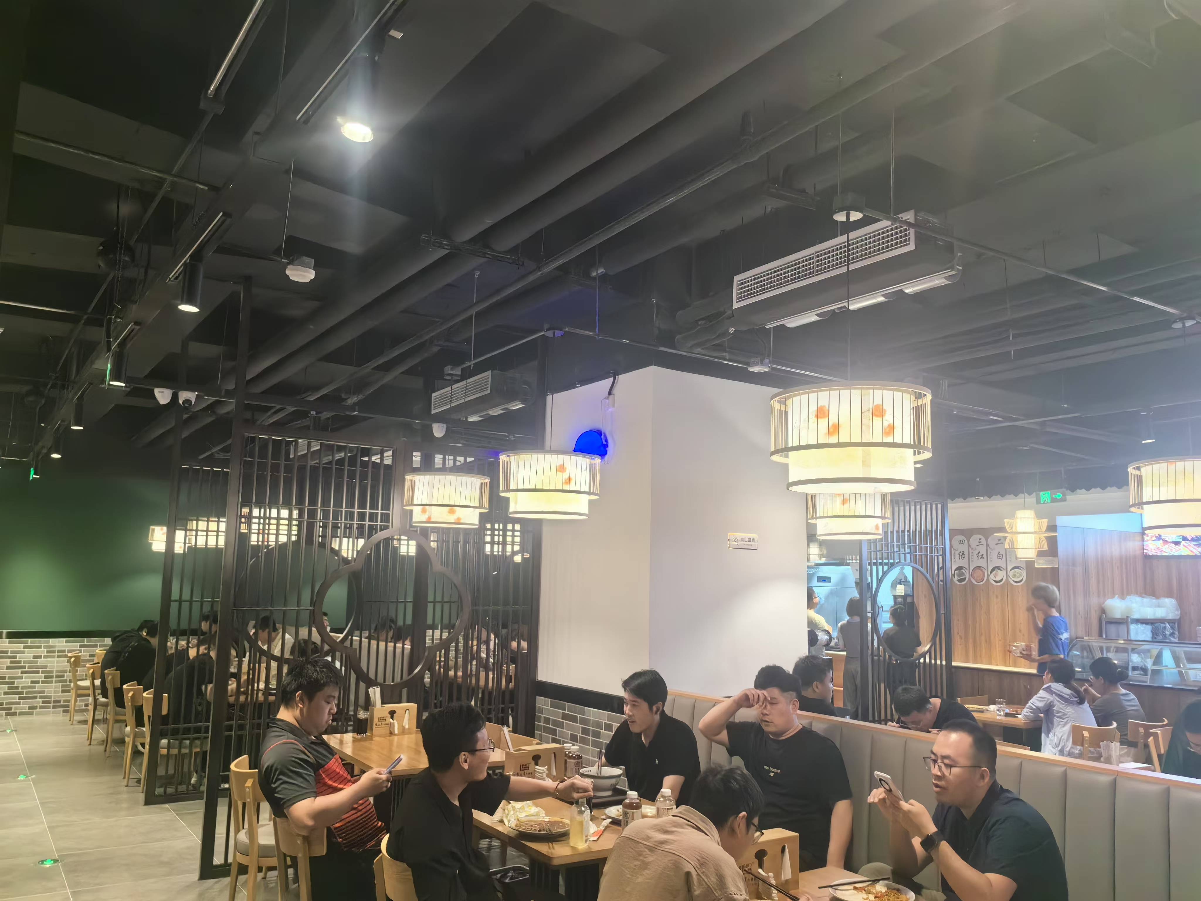 朝阳繁华地段火锅店转让 可做中餐 炒菜