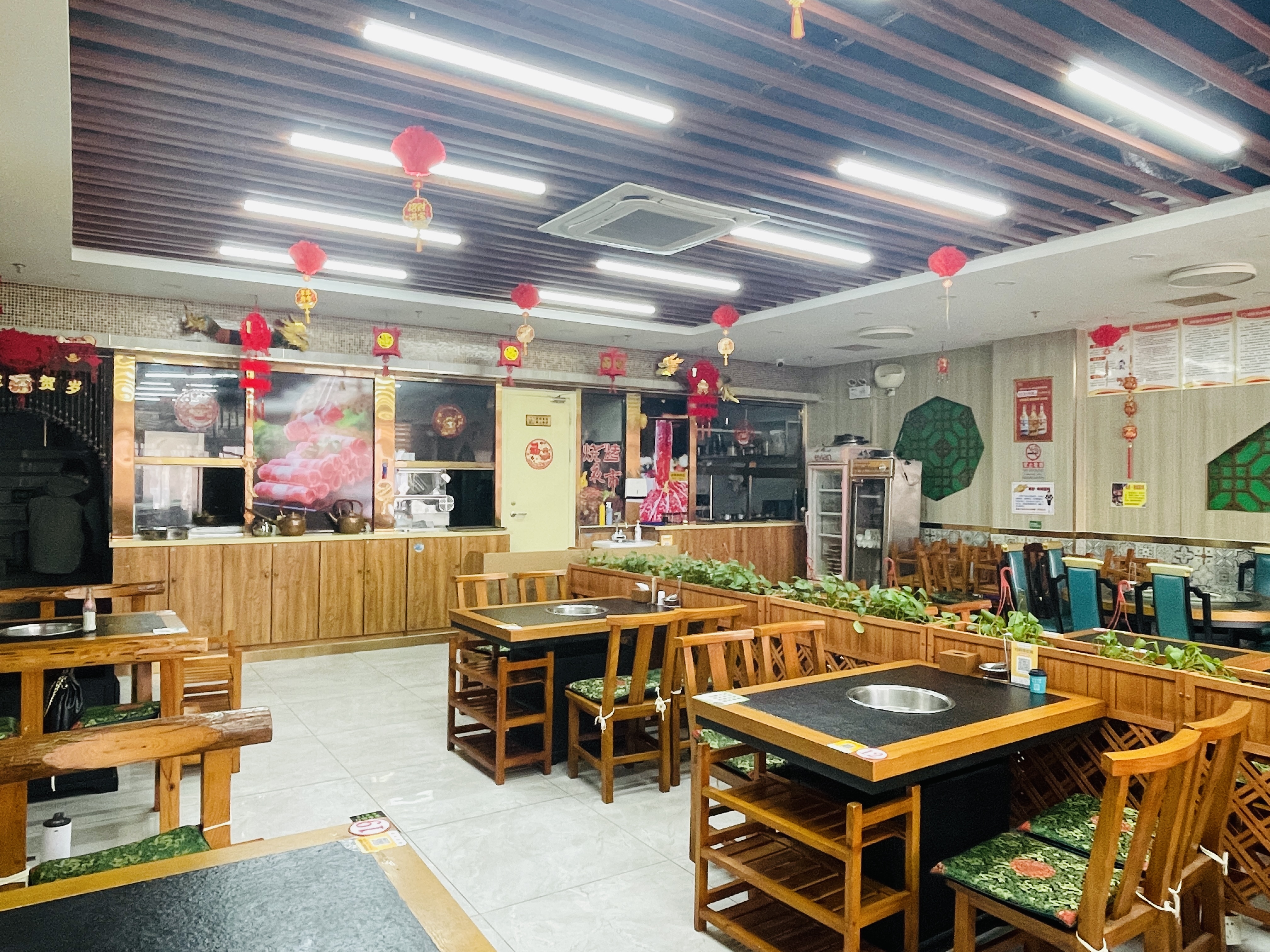 临街商铺转租可火锅涮肉烧烤炒菜等