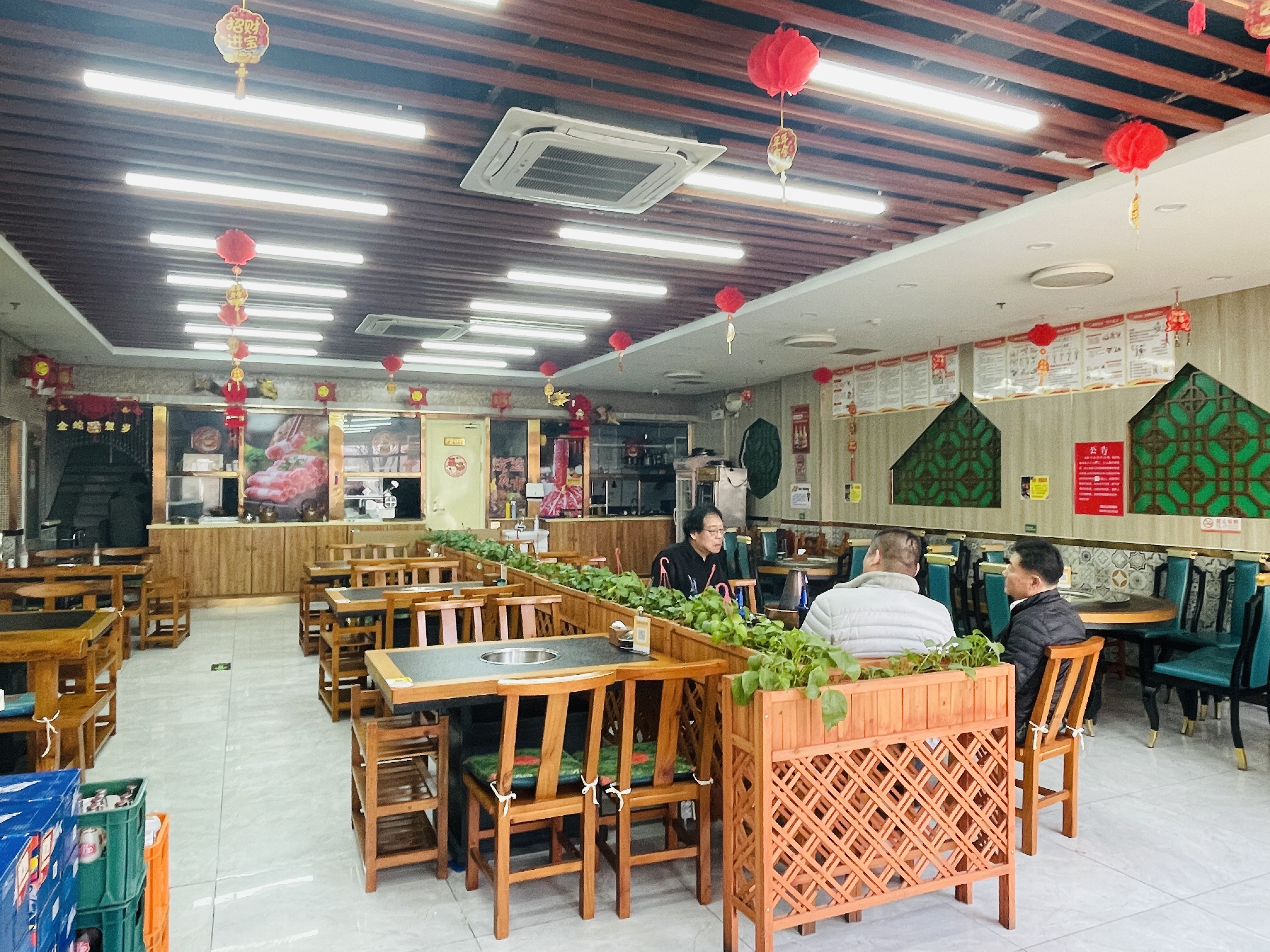 临街商铺转租可火锅涮肉烧烤炒菜等