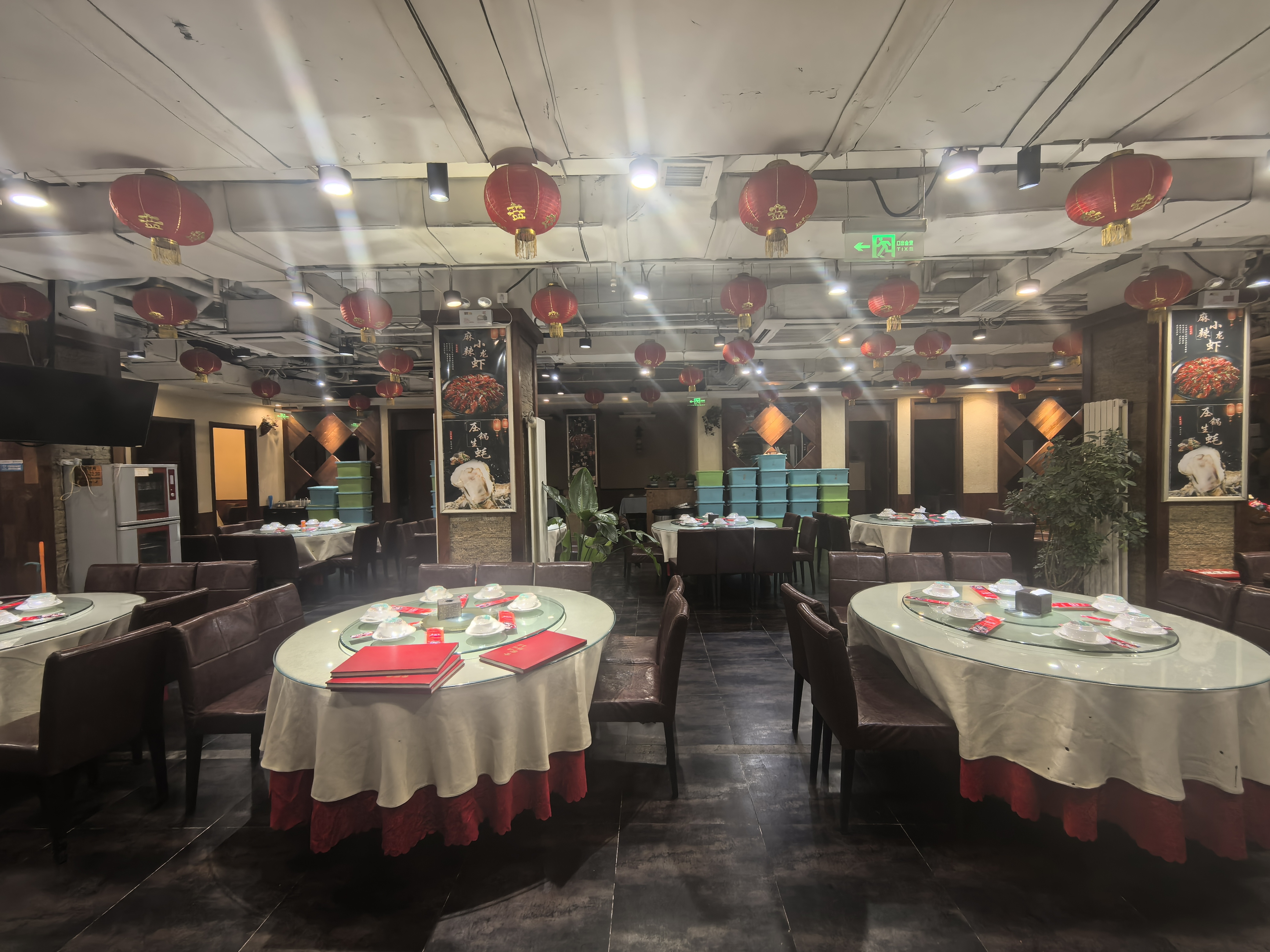 D 丰台临街旺铺，离地铁近，附近学校医院都有