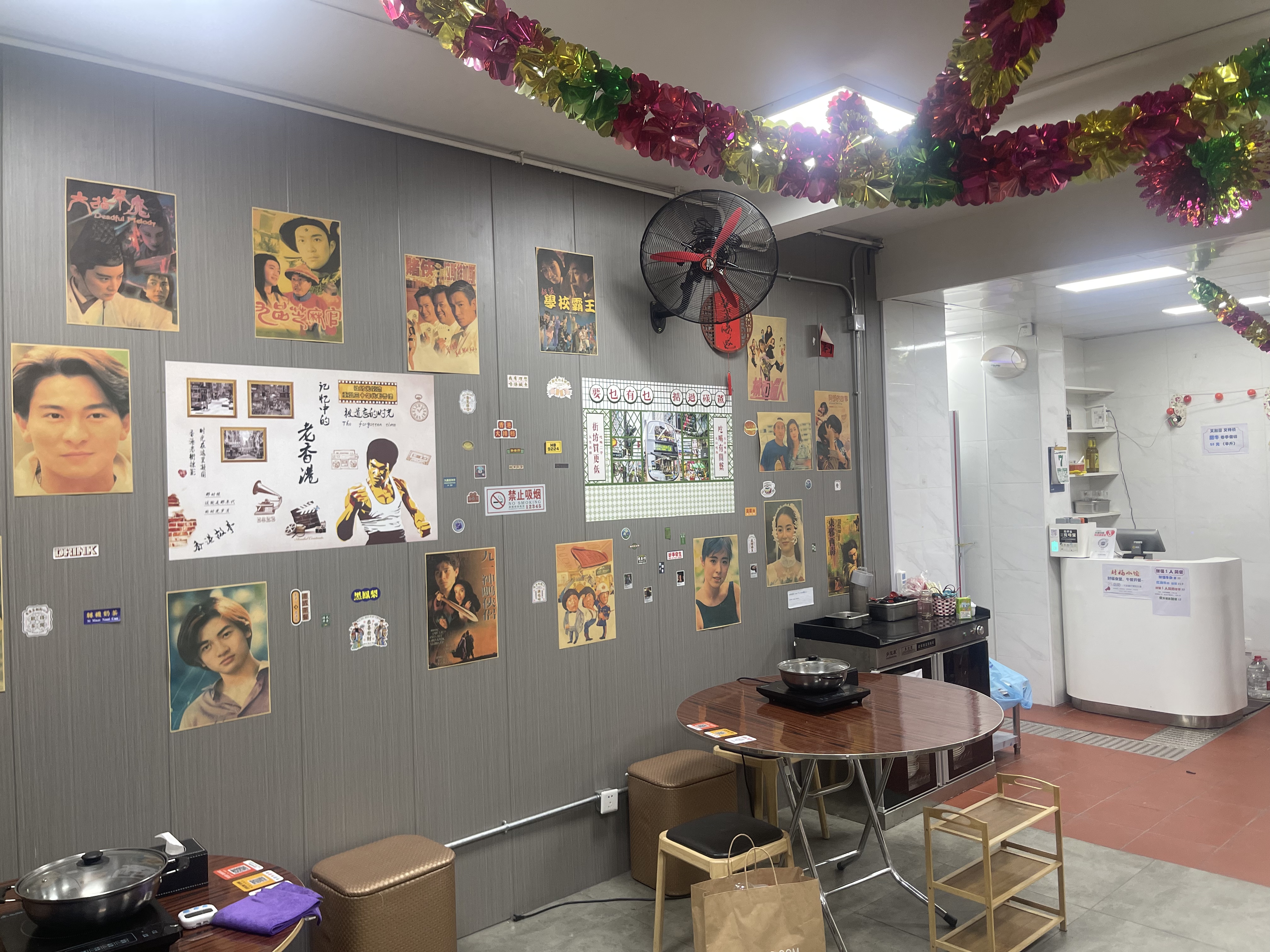 丰台80平临主街地铁口餐饮旺铺转让，店面装修设备齐全