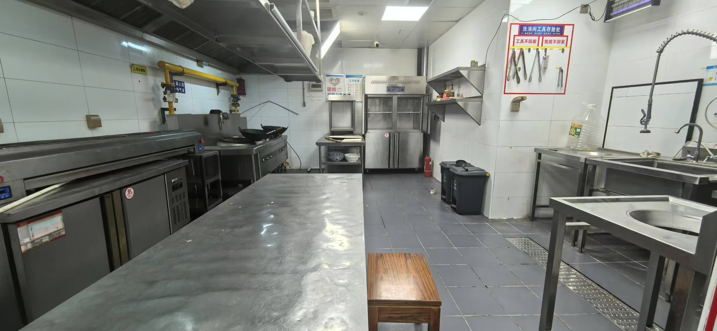 顺义天竺家园公交站旁边精装修餐饮店转让 临街商铺