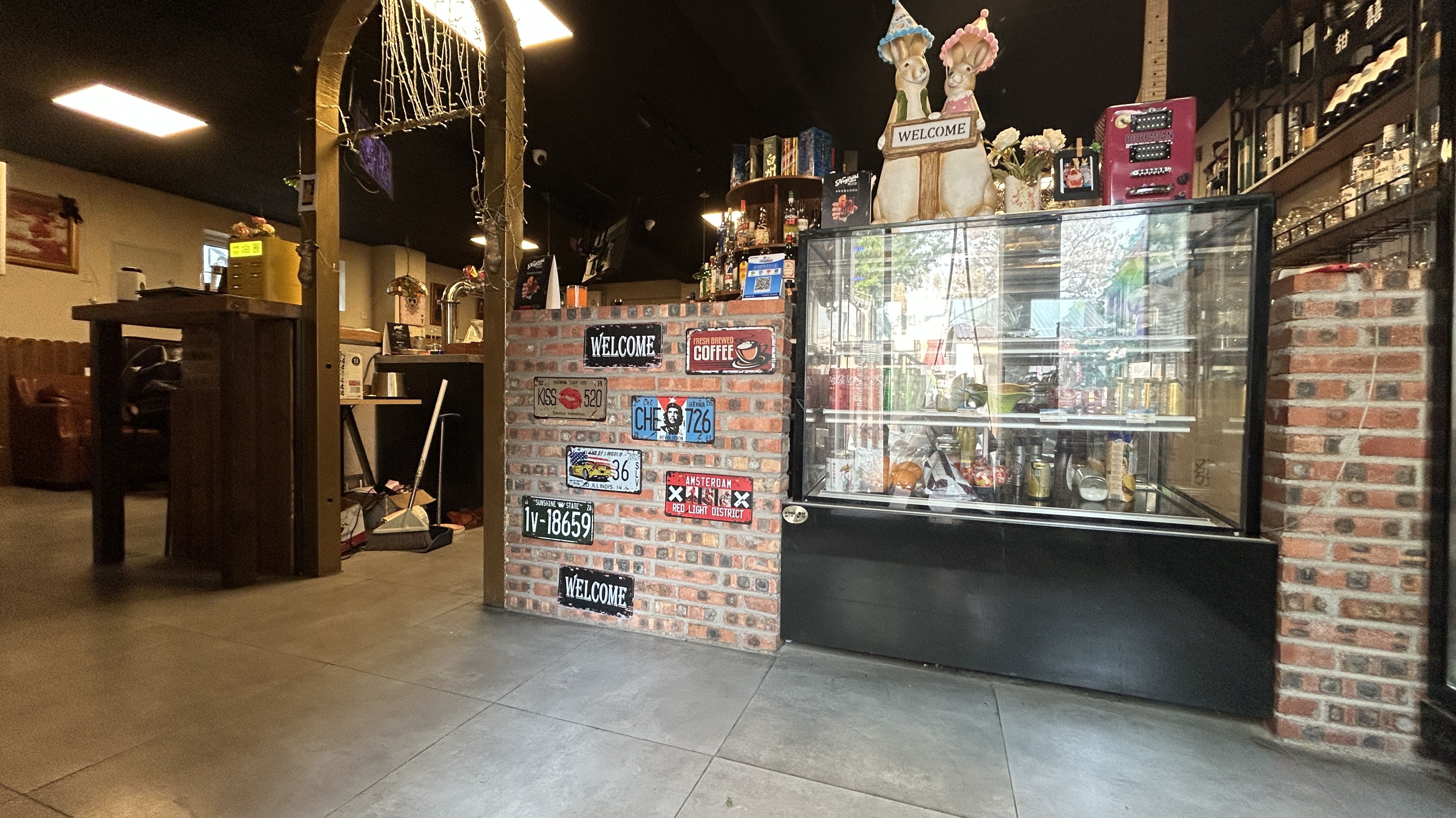 东城区酒吧转让餐饮店转让烧烤店转让送130平露台