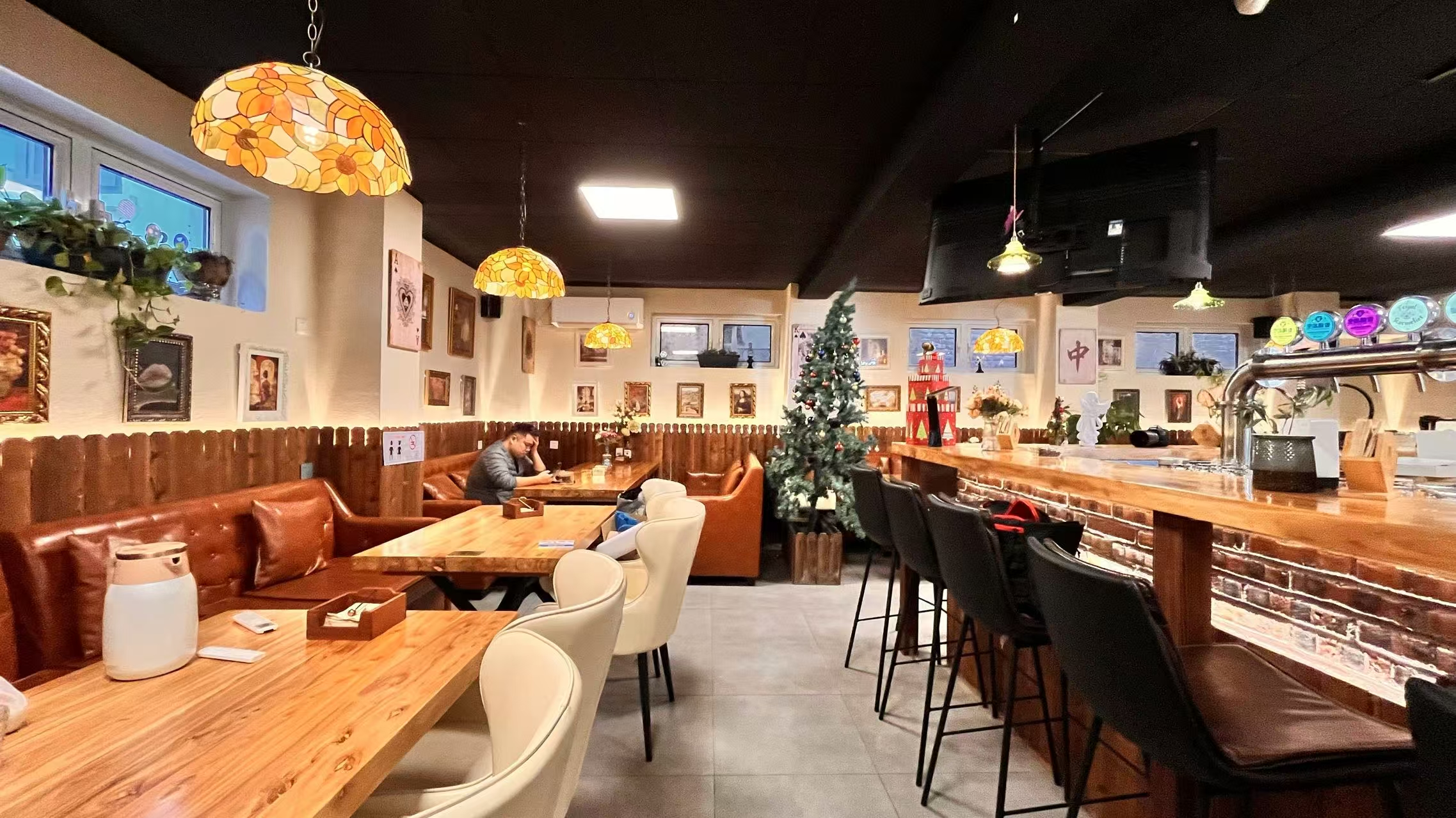 东城区酒吧转让餐饮店转让烧烤店转让送130平露台