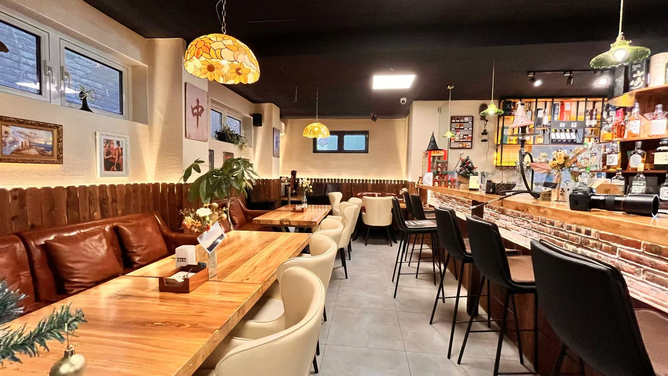 东城区酒吧转让餐饮店转让烧烤店转让送130平露台