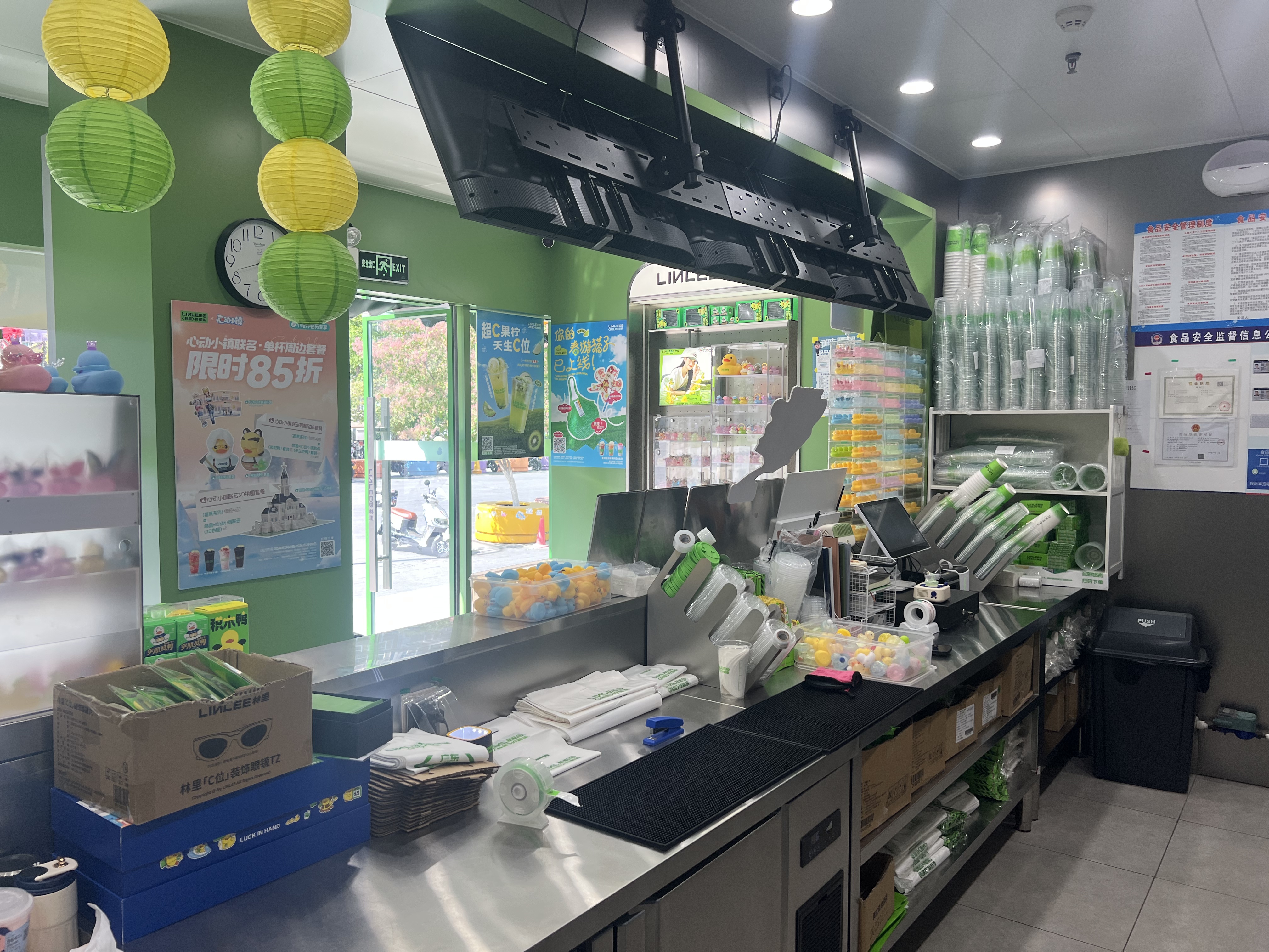 知名奶茶店转让周边社区常住人群3万+