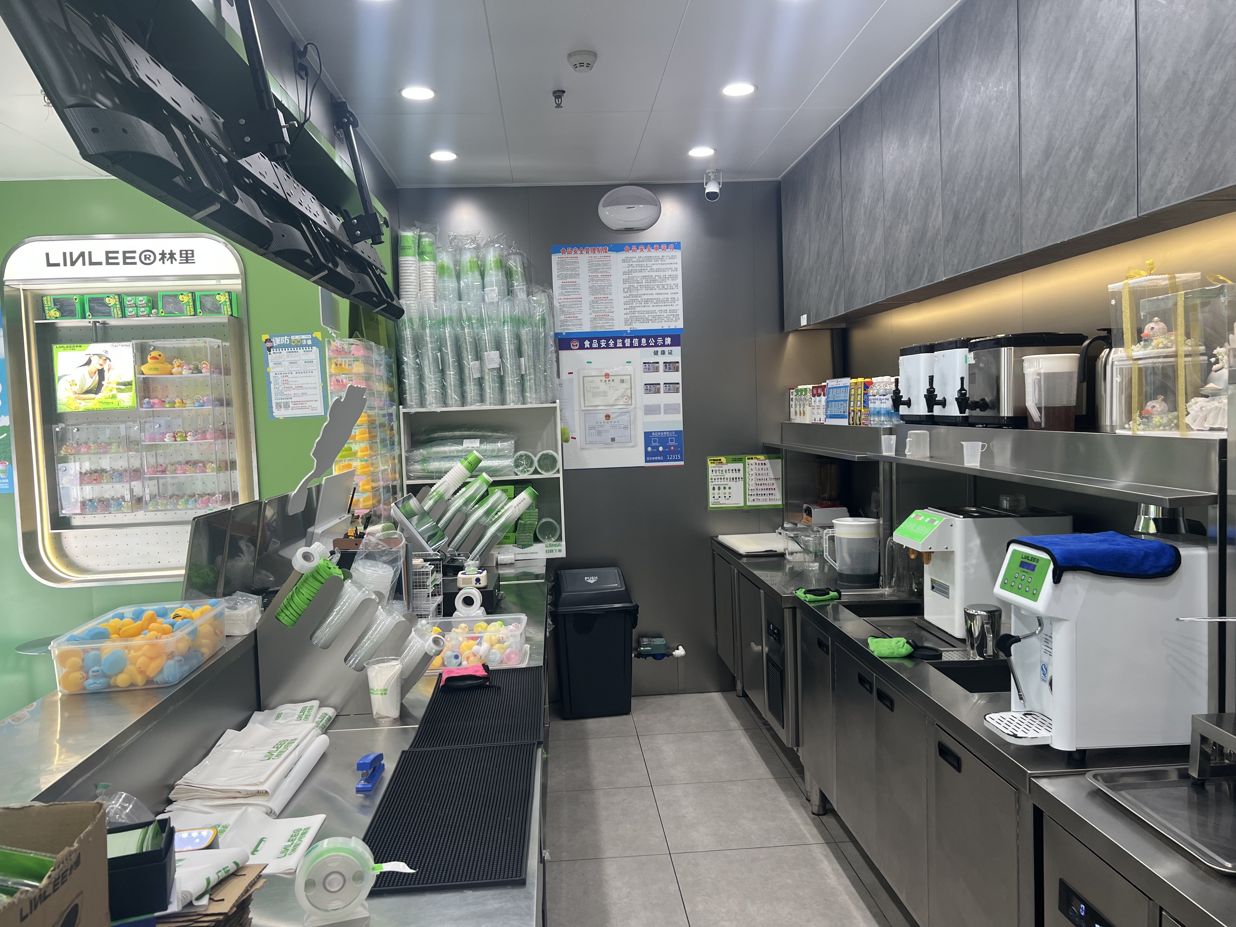 知名奶茶店转让周边社区常住人群3万+