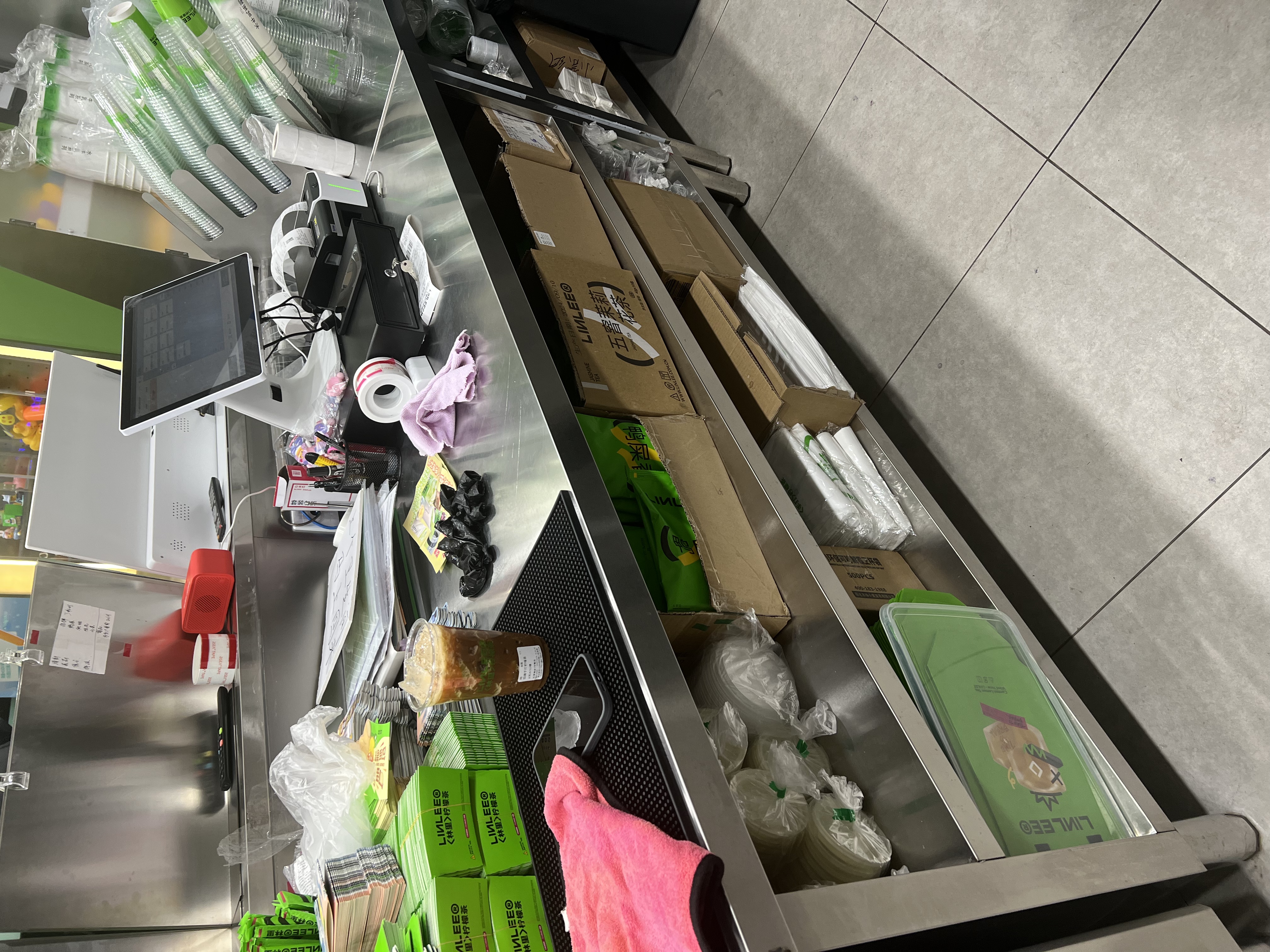 知名奶茶店转让周边社区常住人群3万+