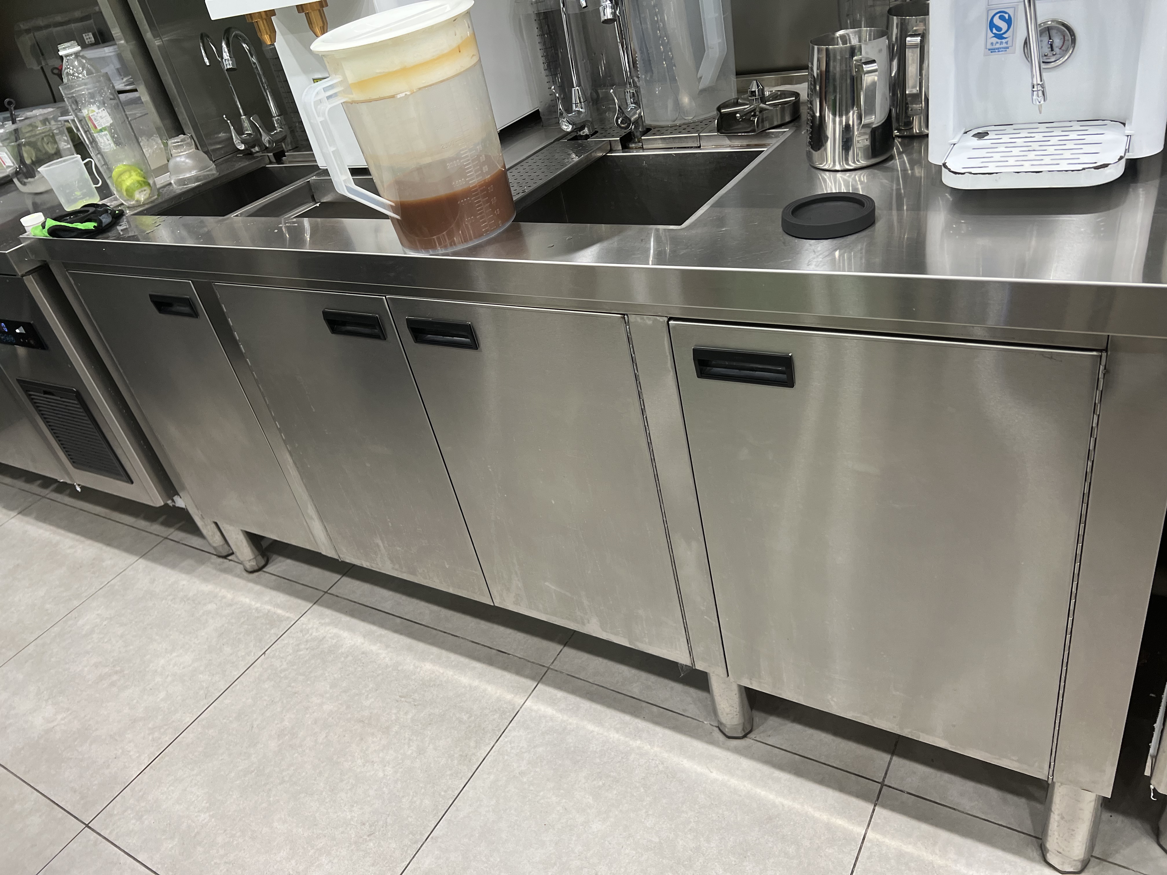 知名奶茶店转让周边社区常住人群3万+