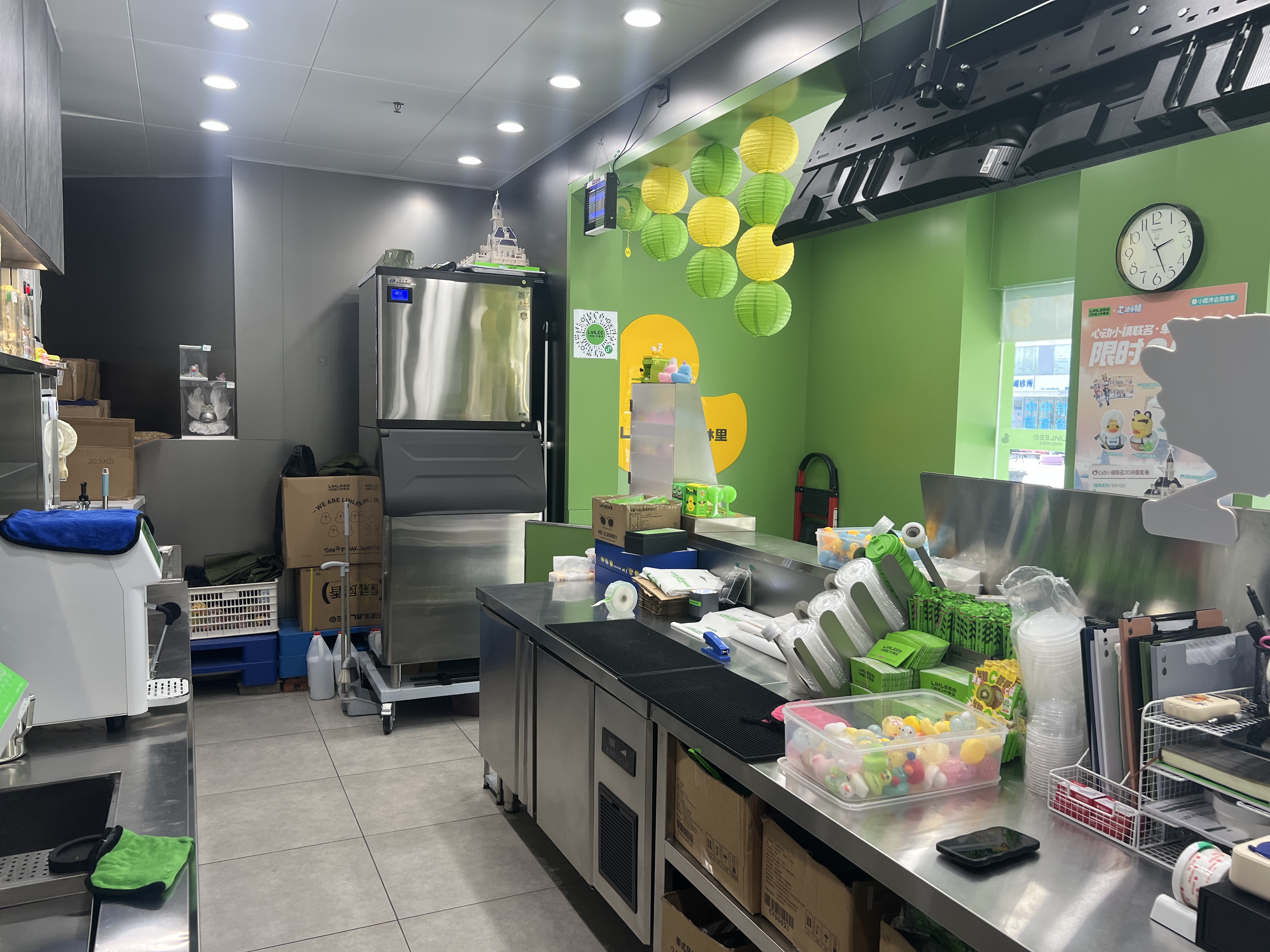 知名奶茶店转让周边社区常住人群3万+
