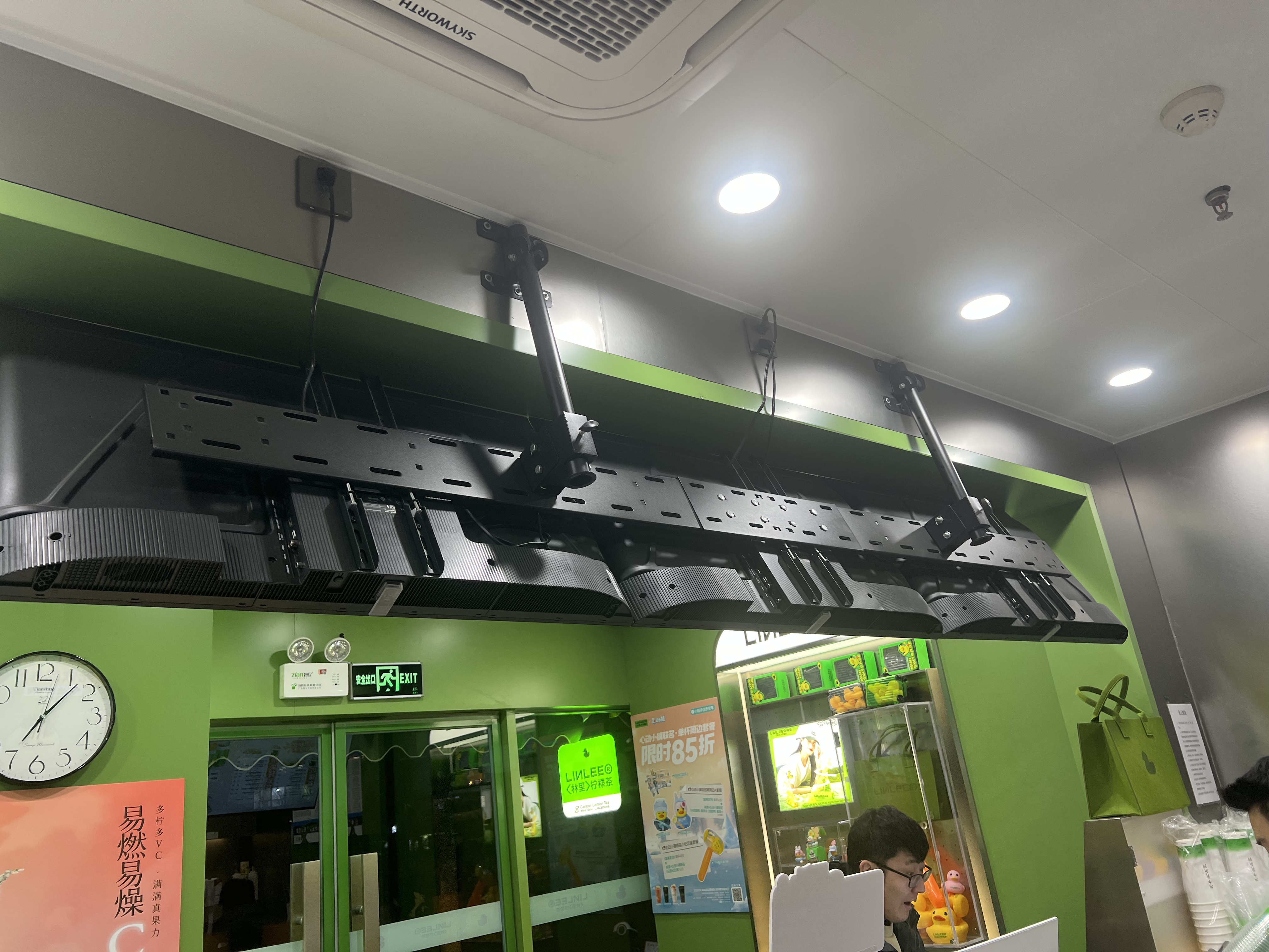知名奶茶店转让周边社区常住人群3万+