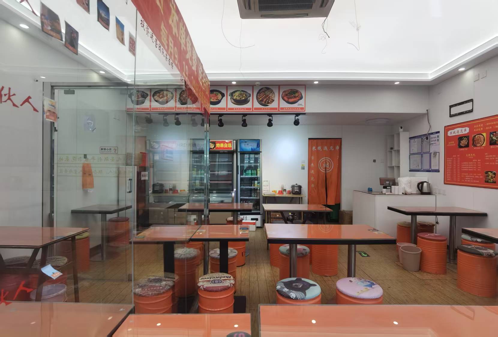 朝阳望京地铁口临街饭店转让  10年老店