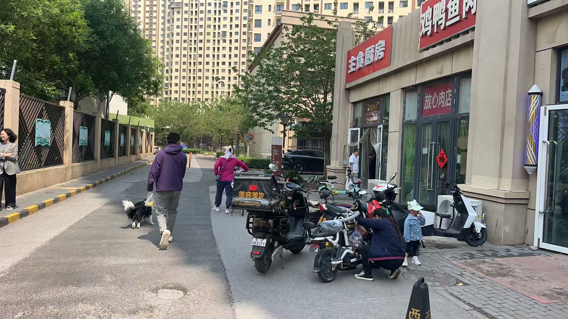 石景山京西景园旺铺出租 紧挨小区门口幼儿园