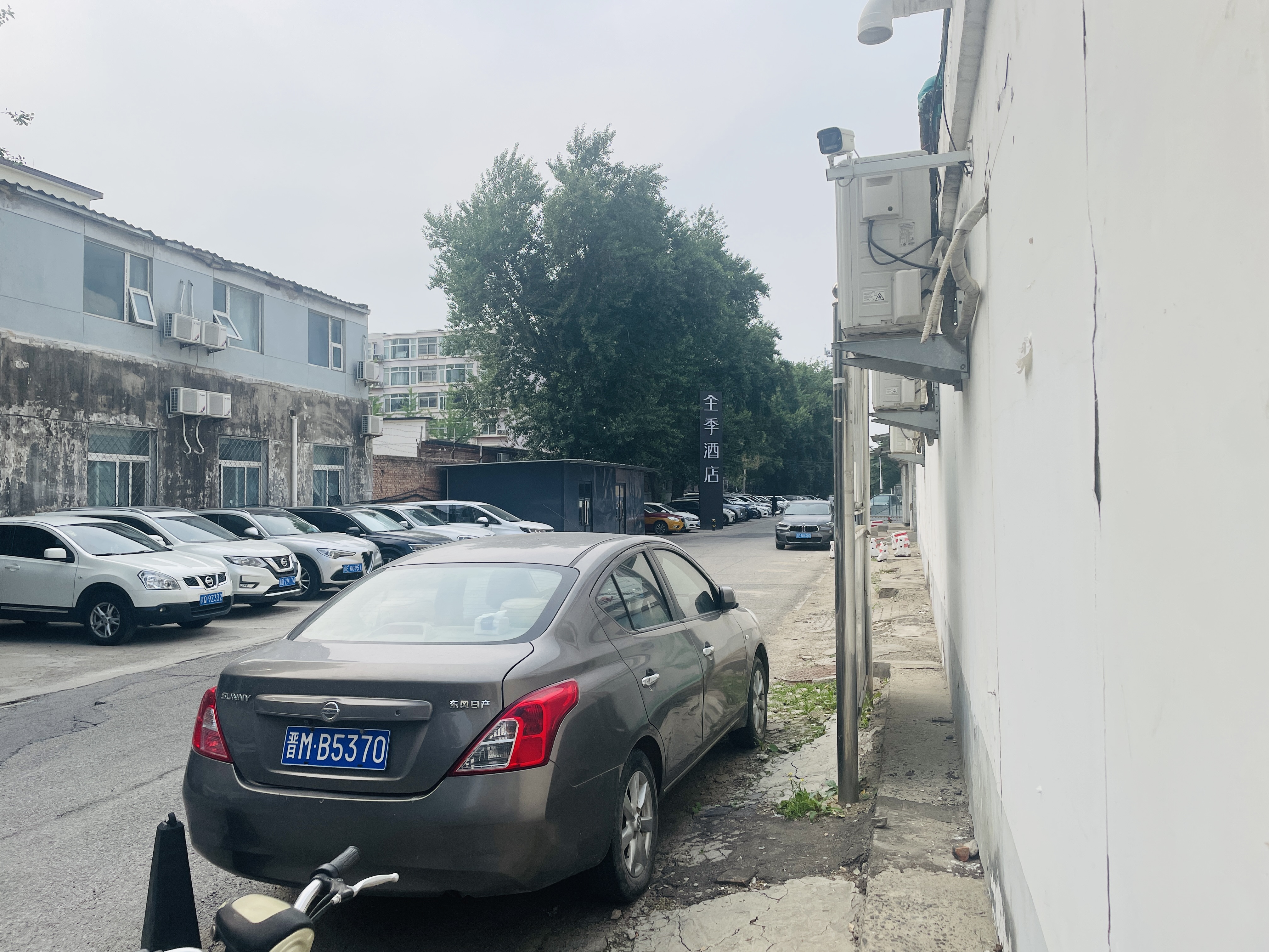 海淀好地段，饭店转让（除了面食都可以）