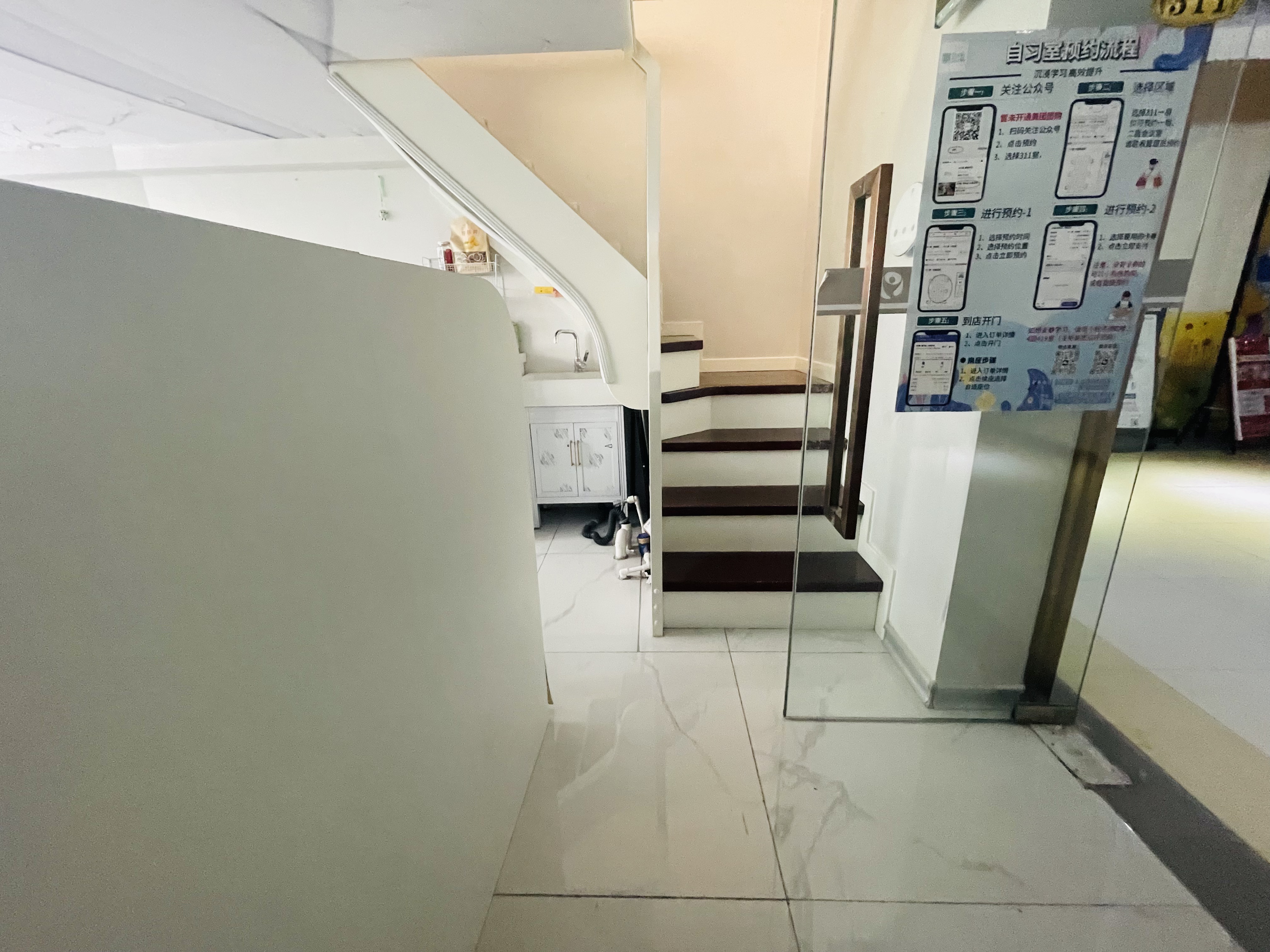 10号线房山线地铁交汇处复式商铺出租紧挨大学