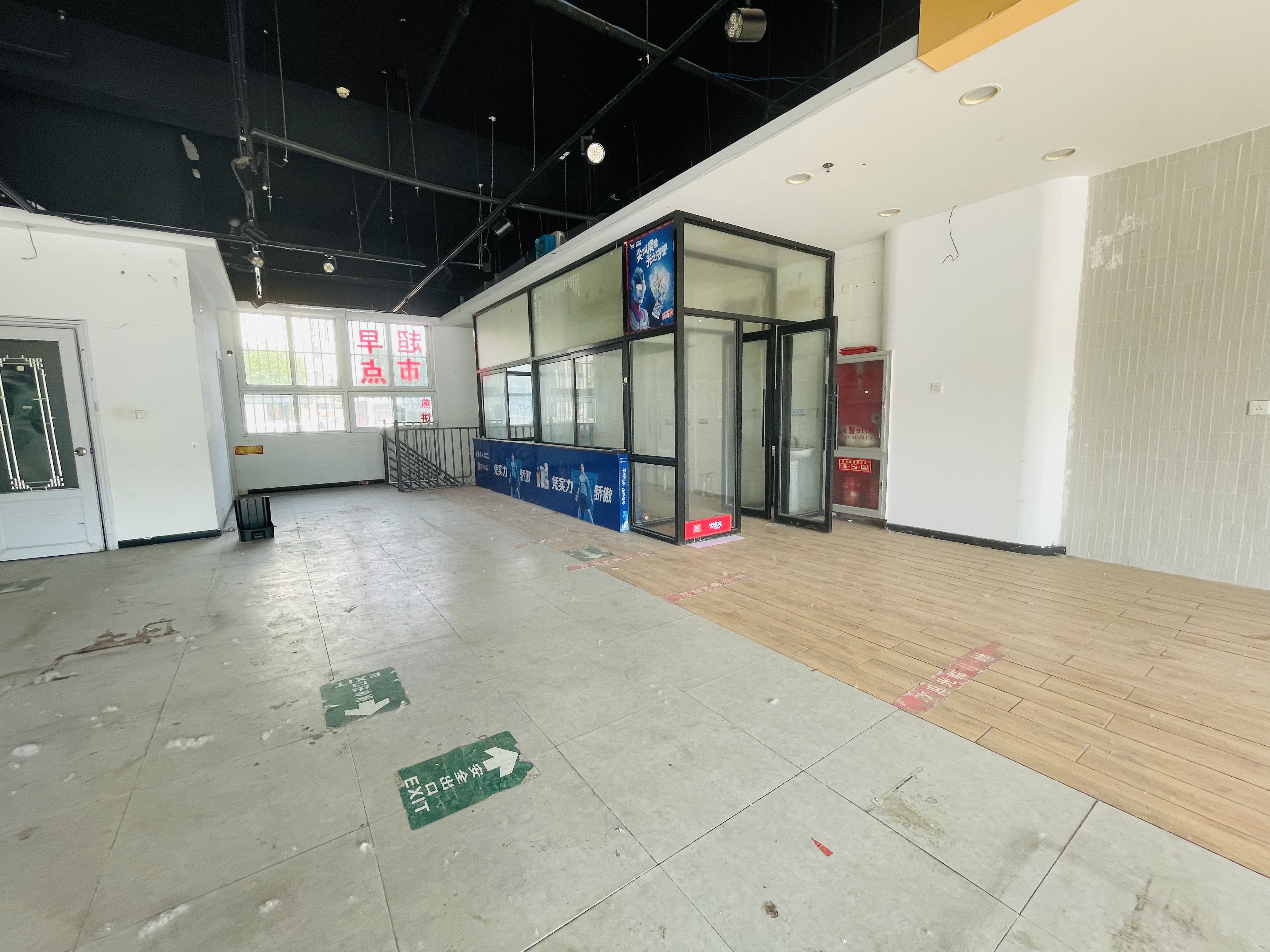 顺义临街底商出租 紧挨小区门口小学中学