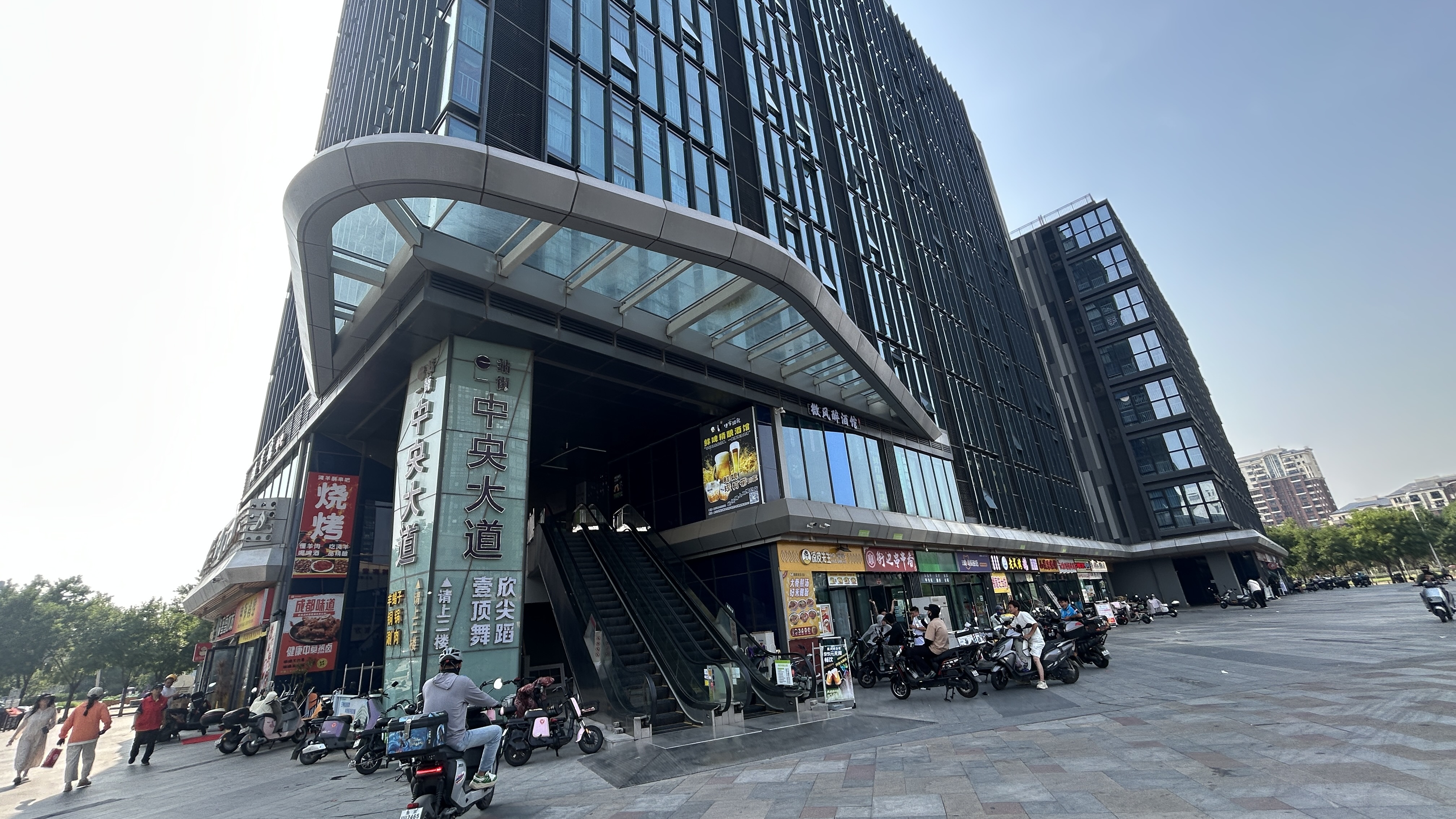 房山长阳地铁附近临街烧烤火锅大排档店铺转让