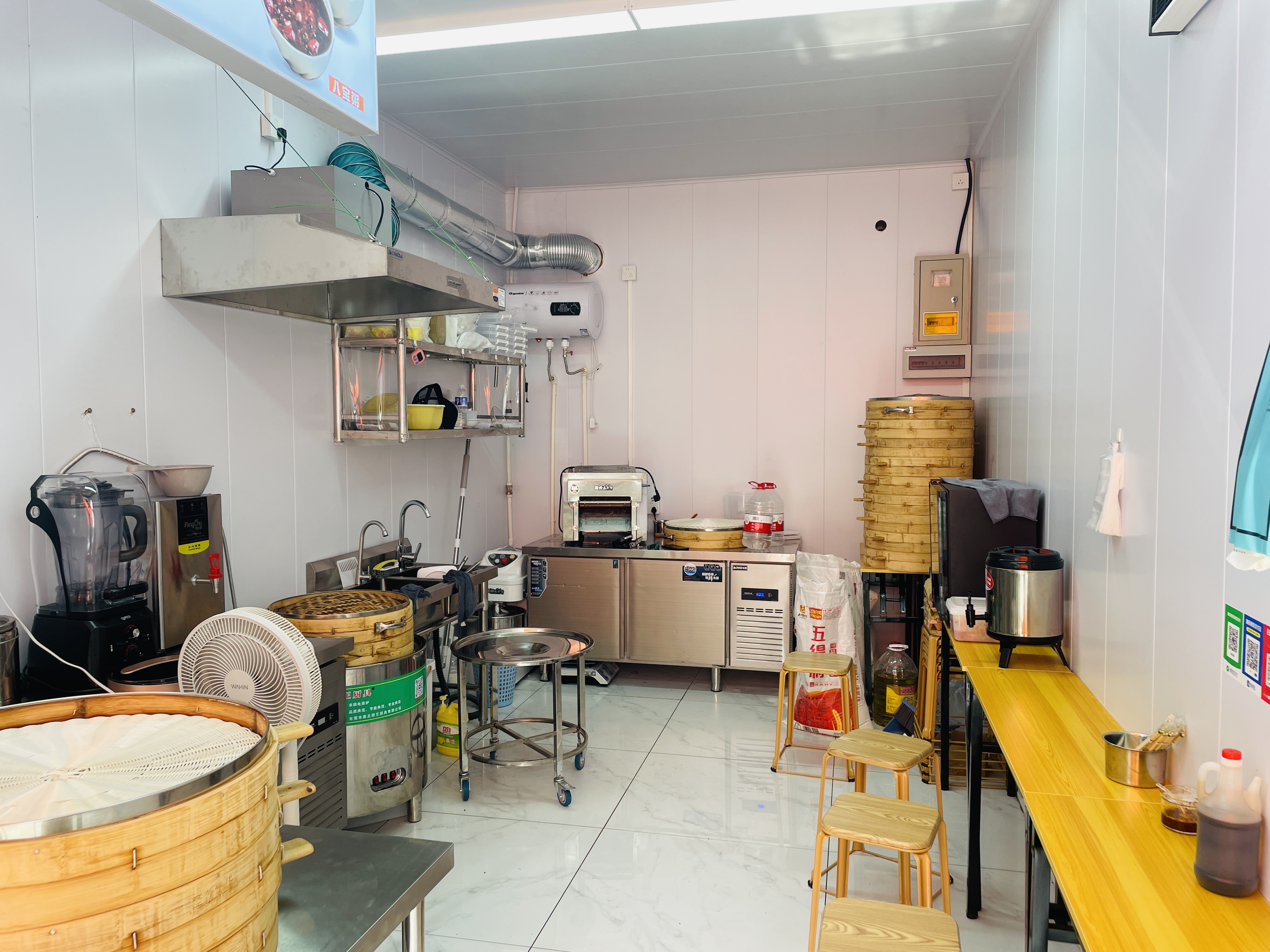 朝阳管庄临街小吃店转让周边紧挨各大社区和商场