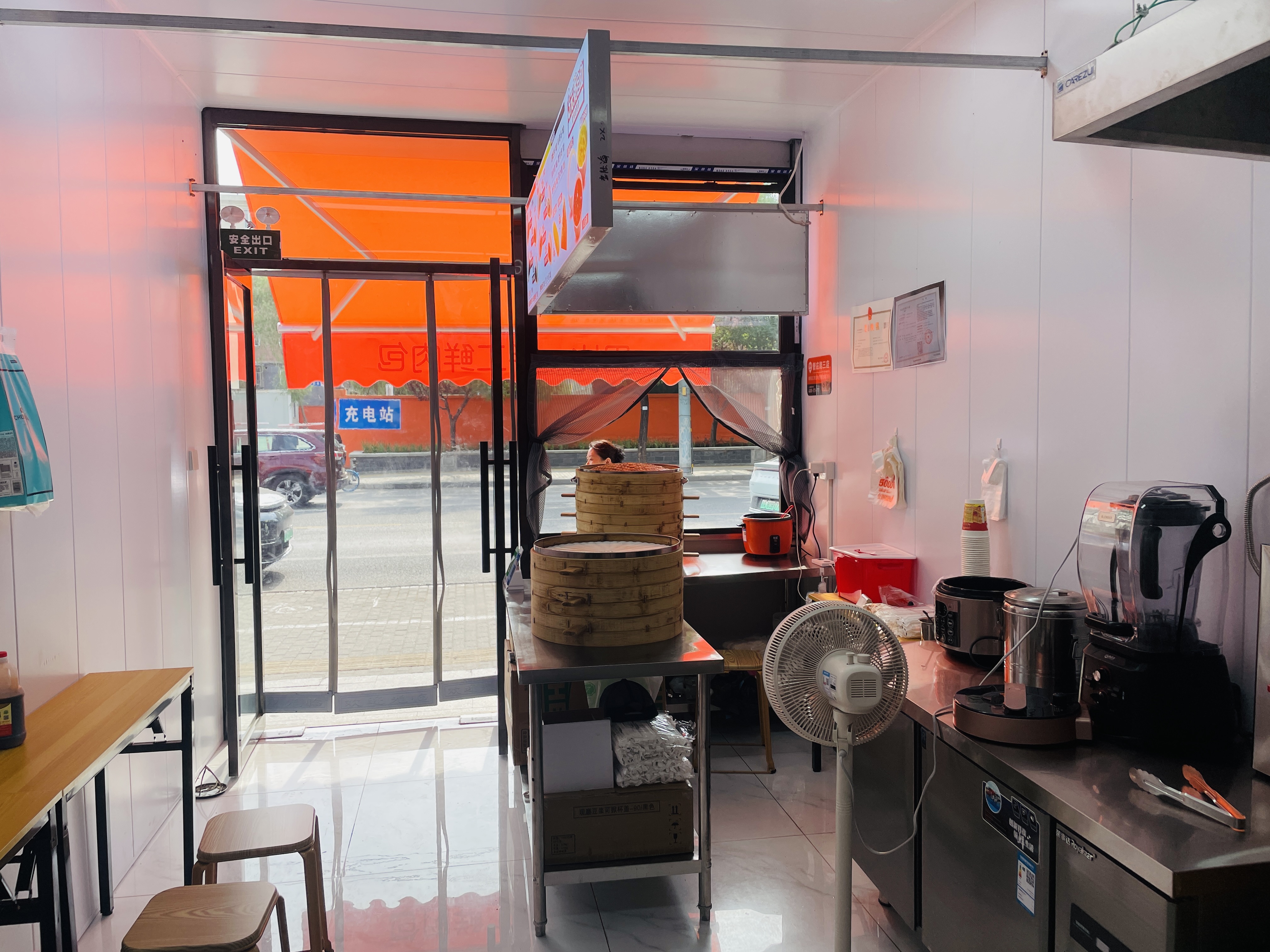 朝阳管庄临街小吃店转让周边紧挨各大社区和商场