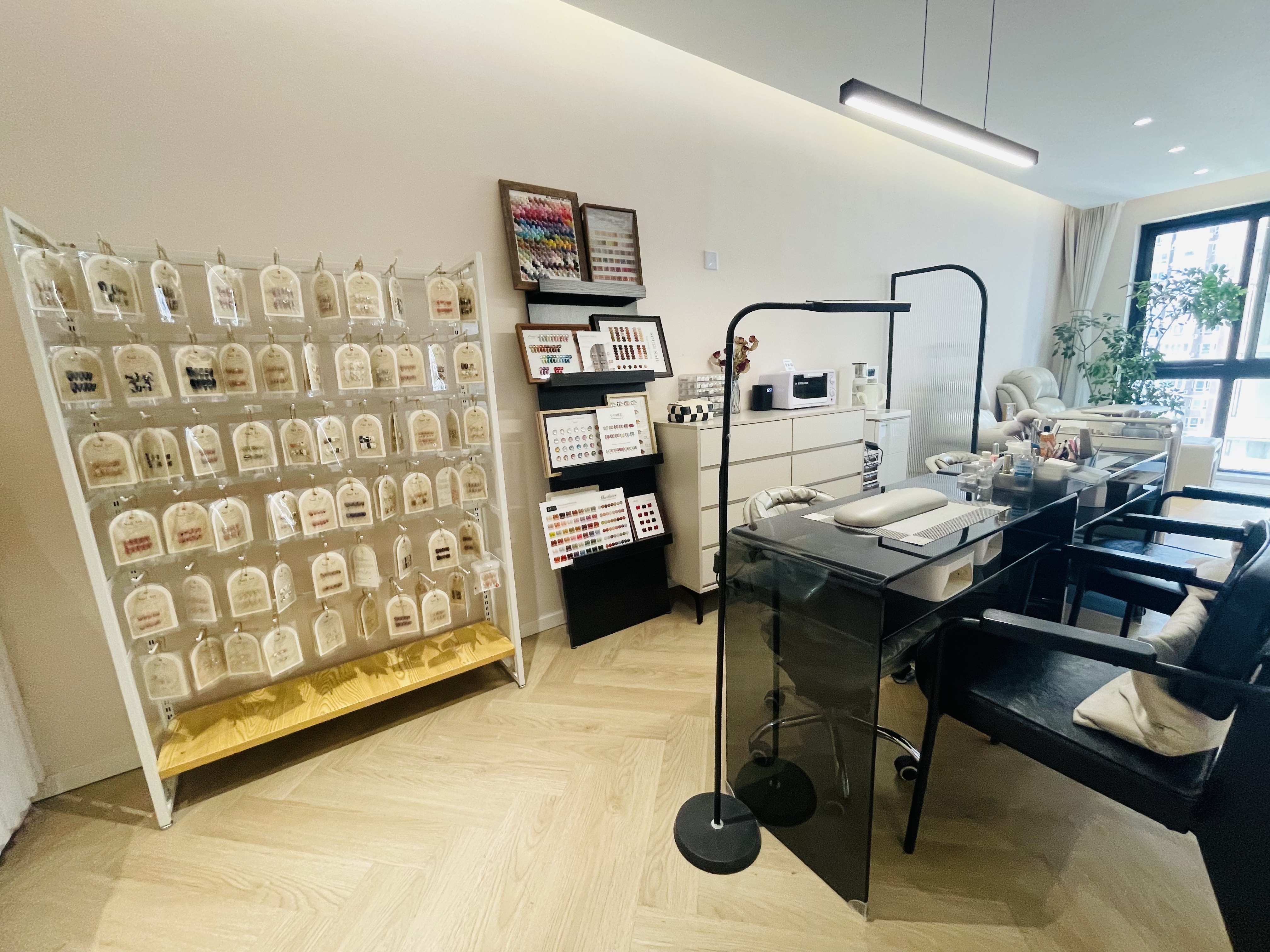 成熟美甲店转让  会员稳定且活跃